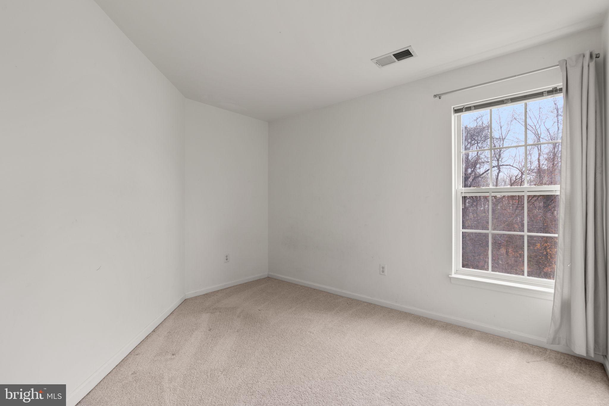 Real estate listing preview #14