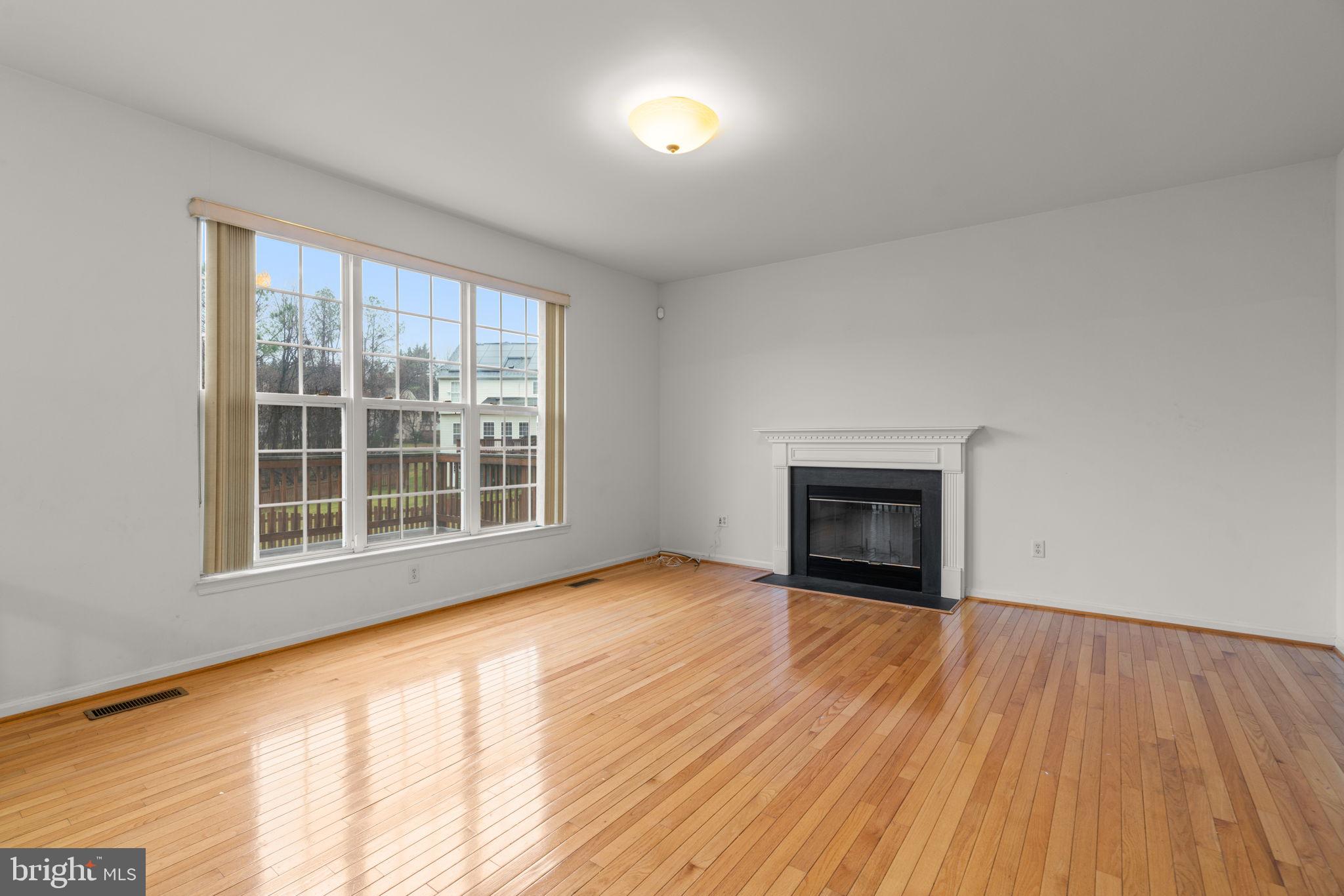 Real estate listing preview #8