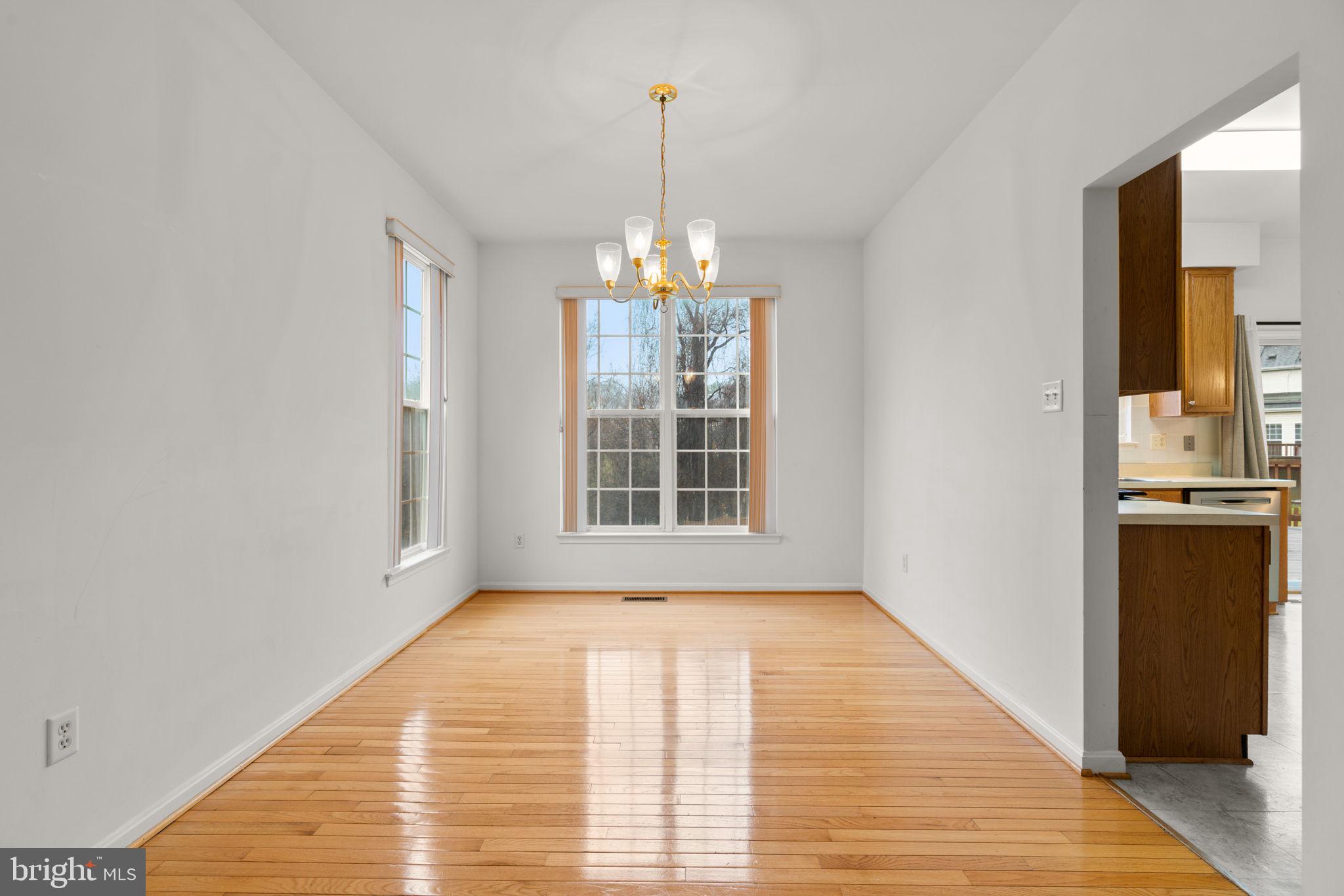 Real estate listing preview #4