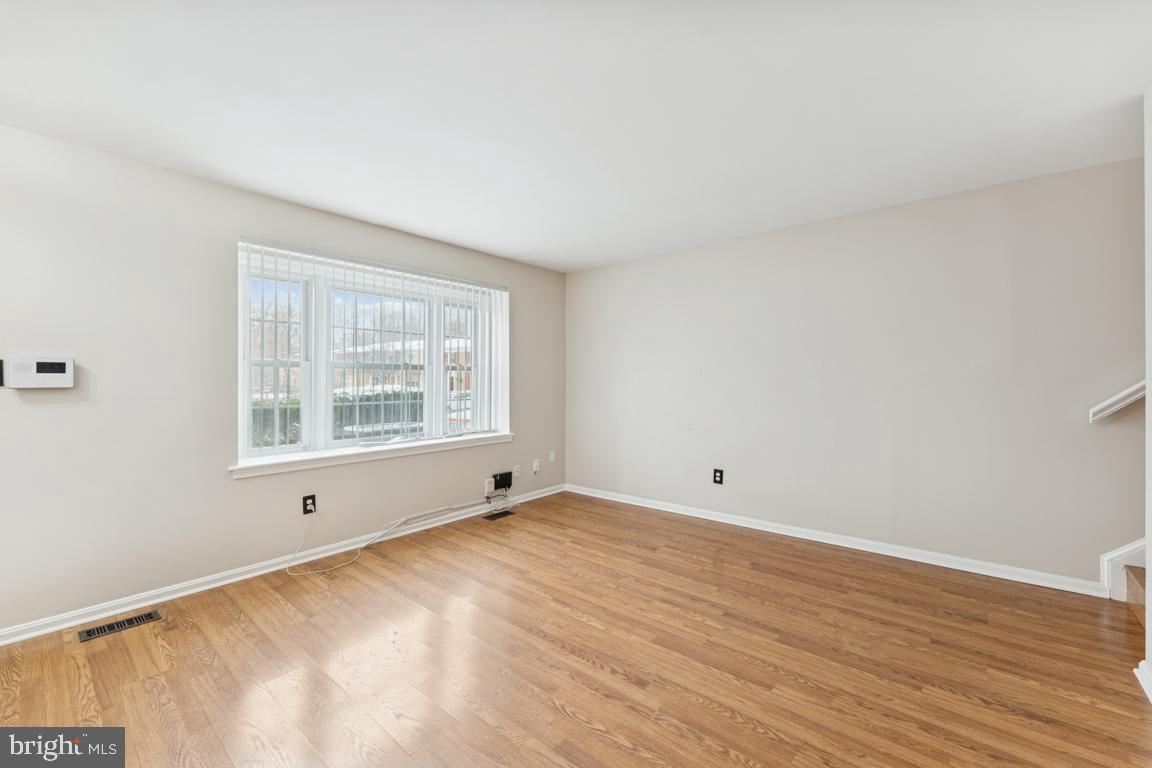 Real estate listing preview #2