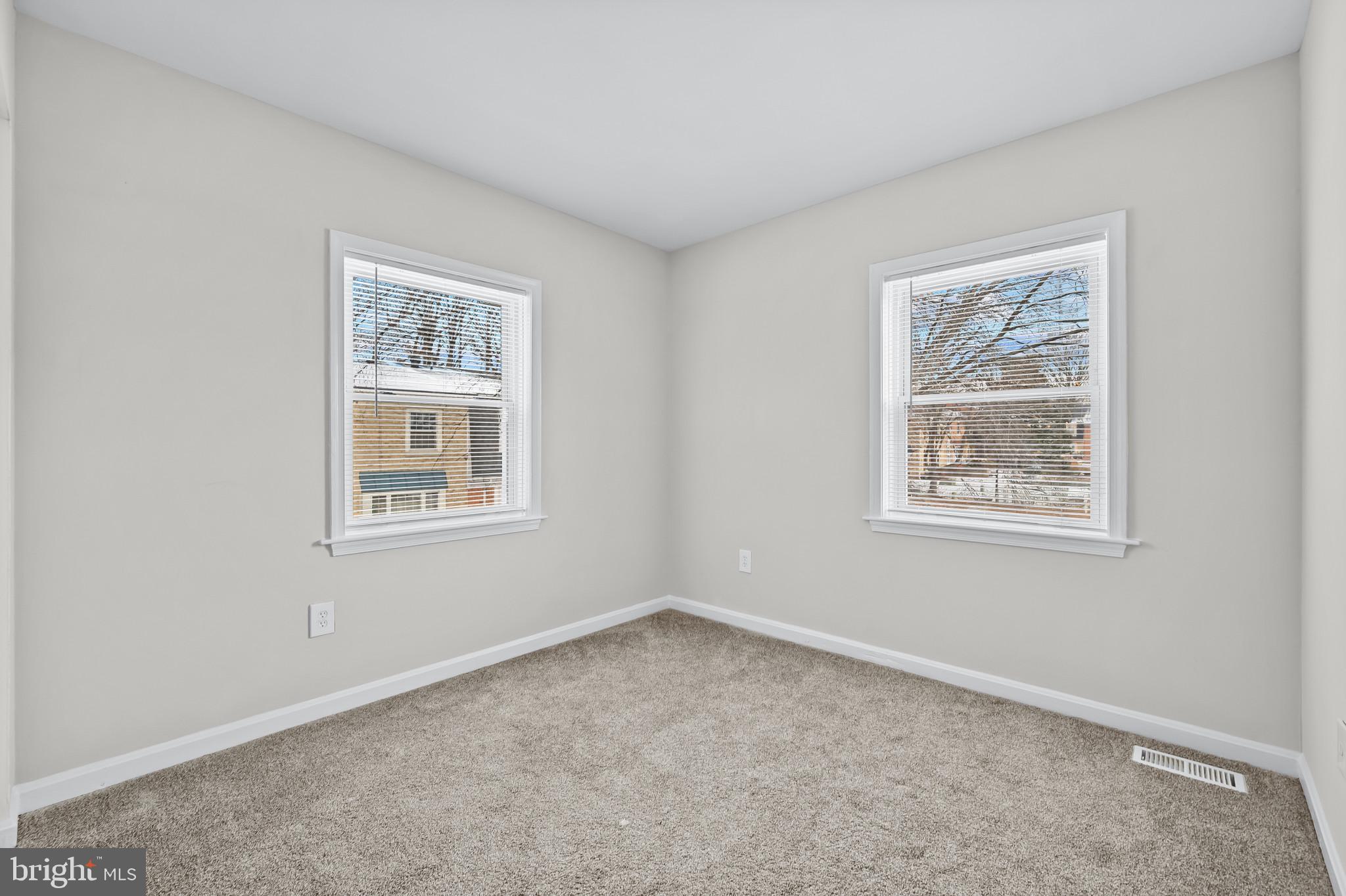 Real estate listing preview #11