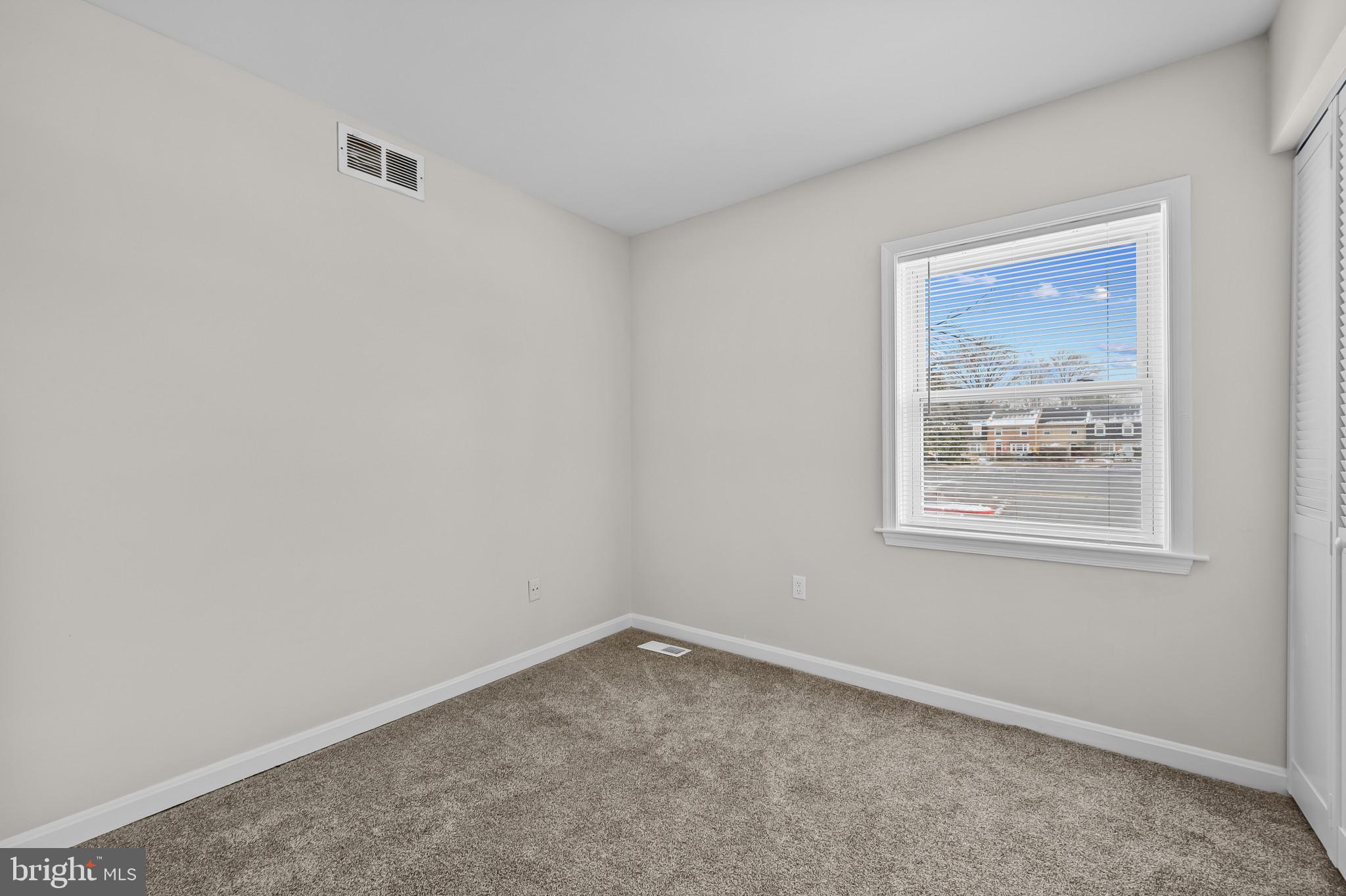 Real estate listing preview #9