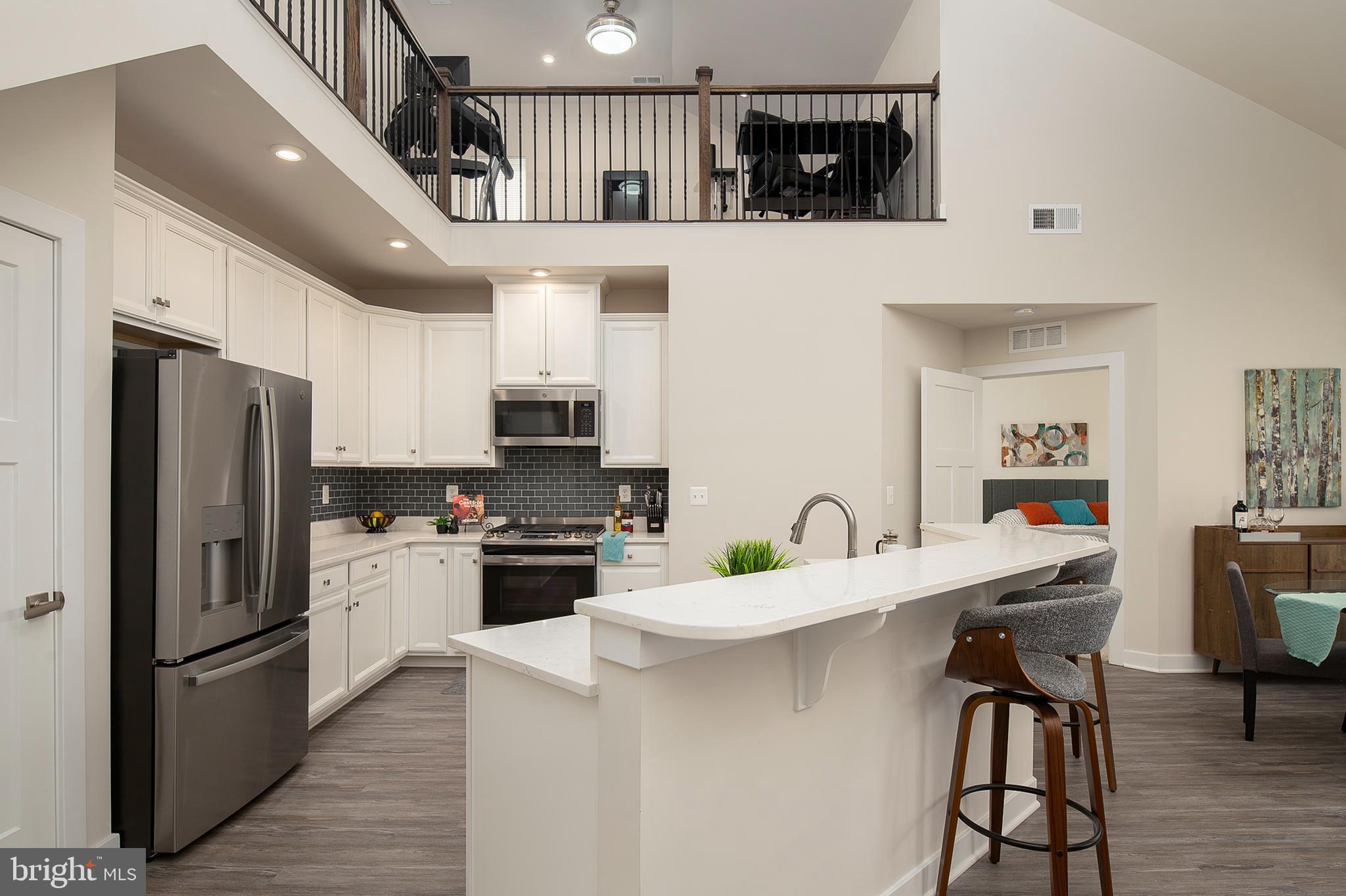 Real estate listing preview #9