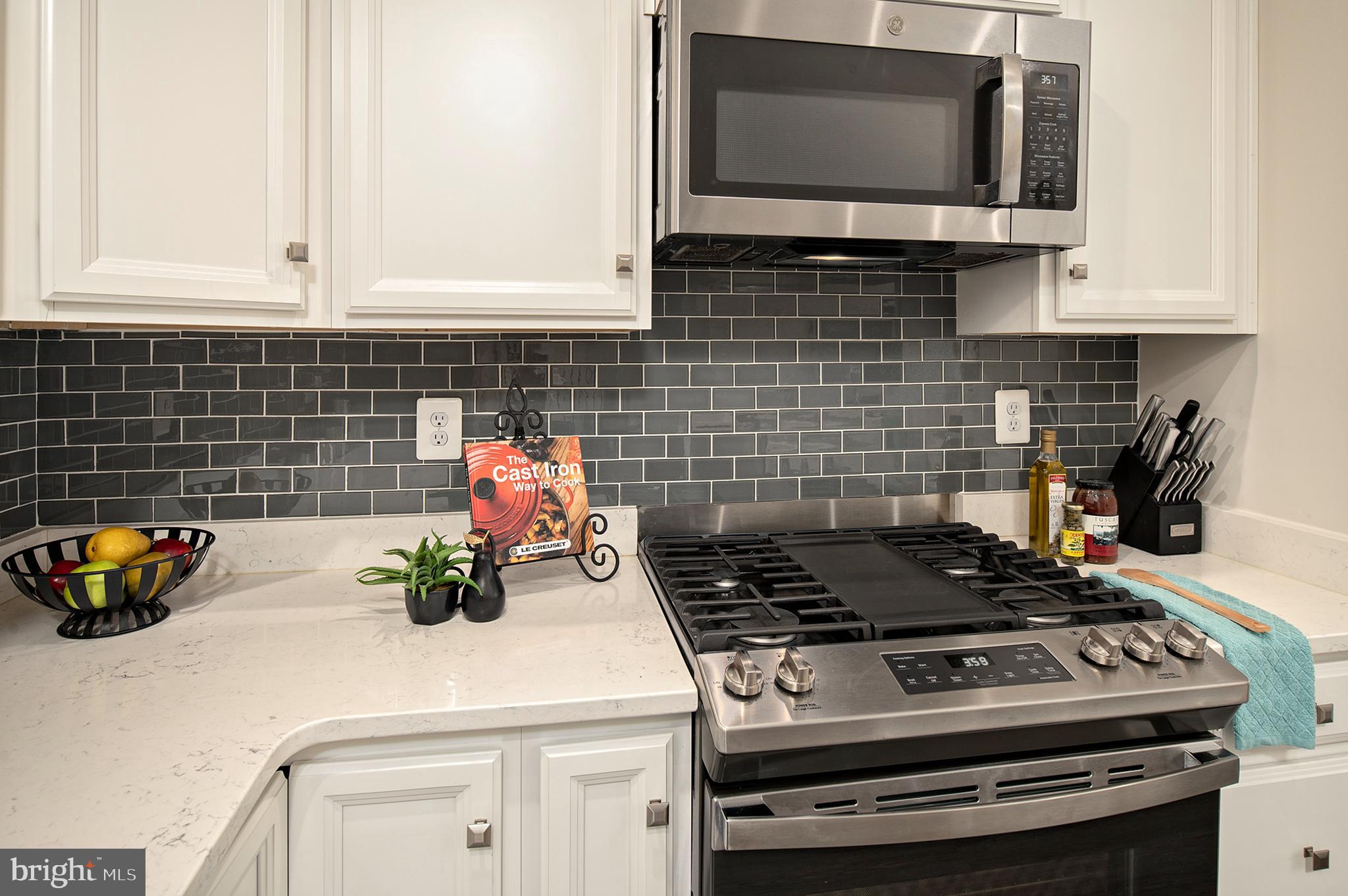 Real estate listing preview #12