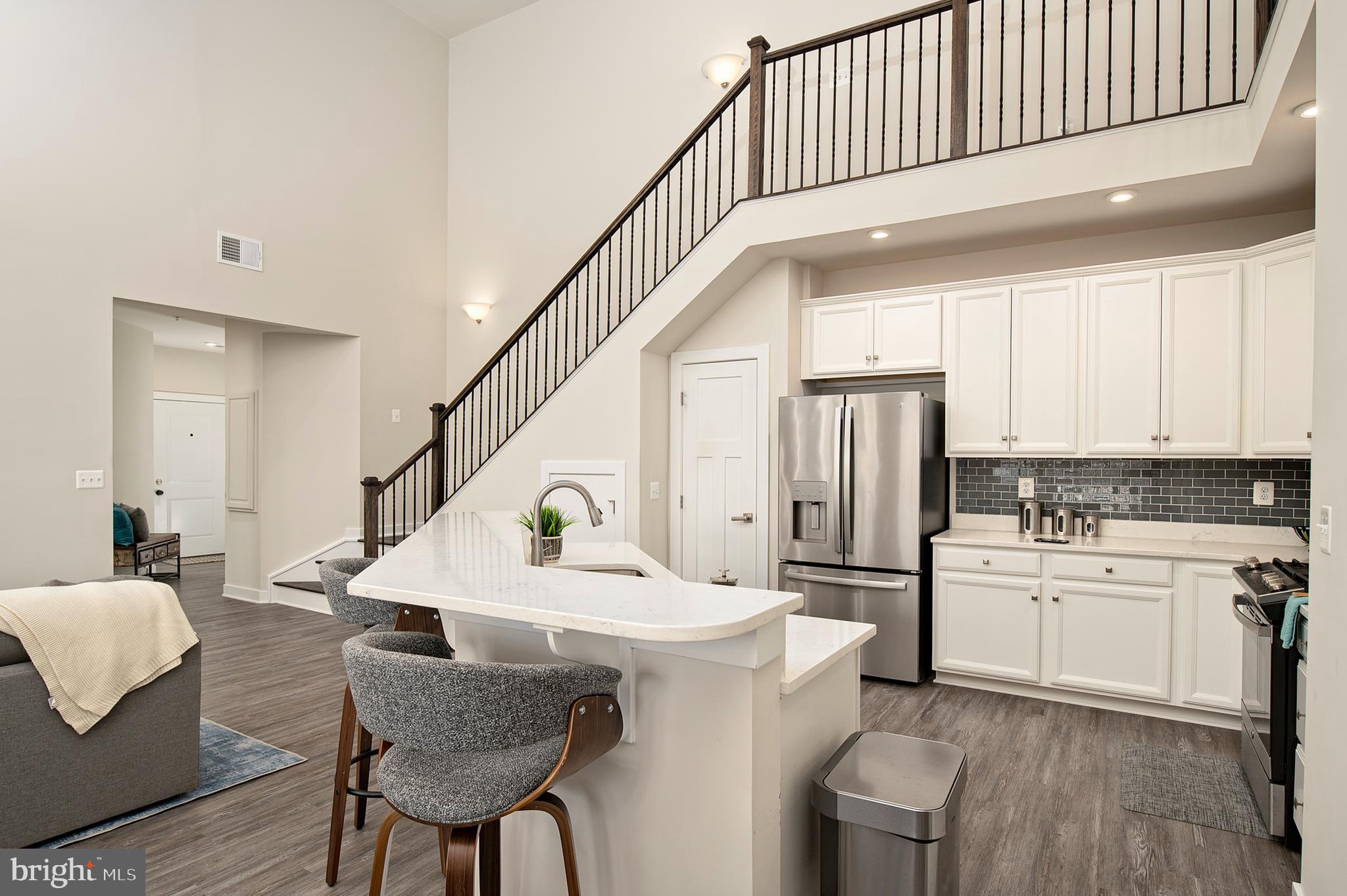 Real estate listing preview #8