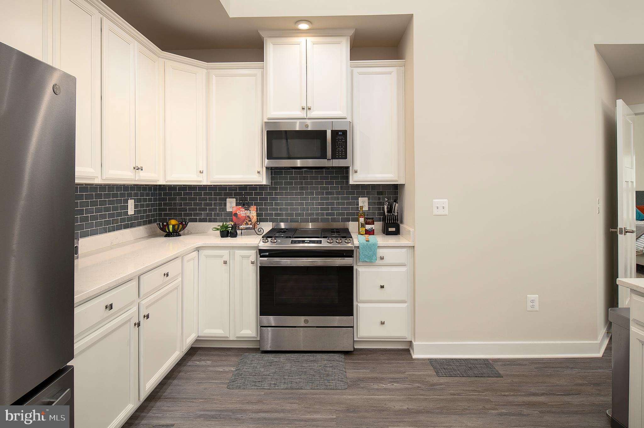 Real estate listing preview #10