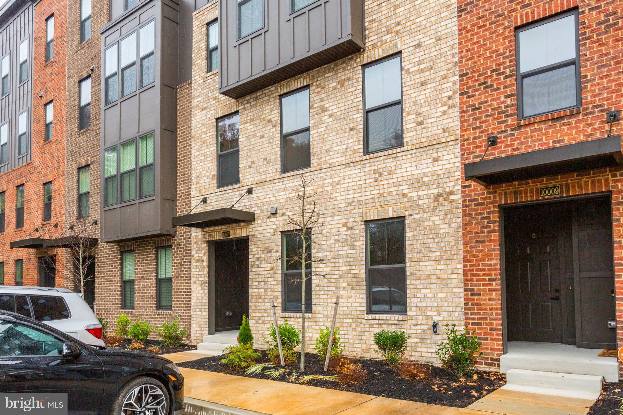 Real estate listing preview #3