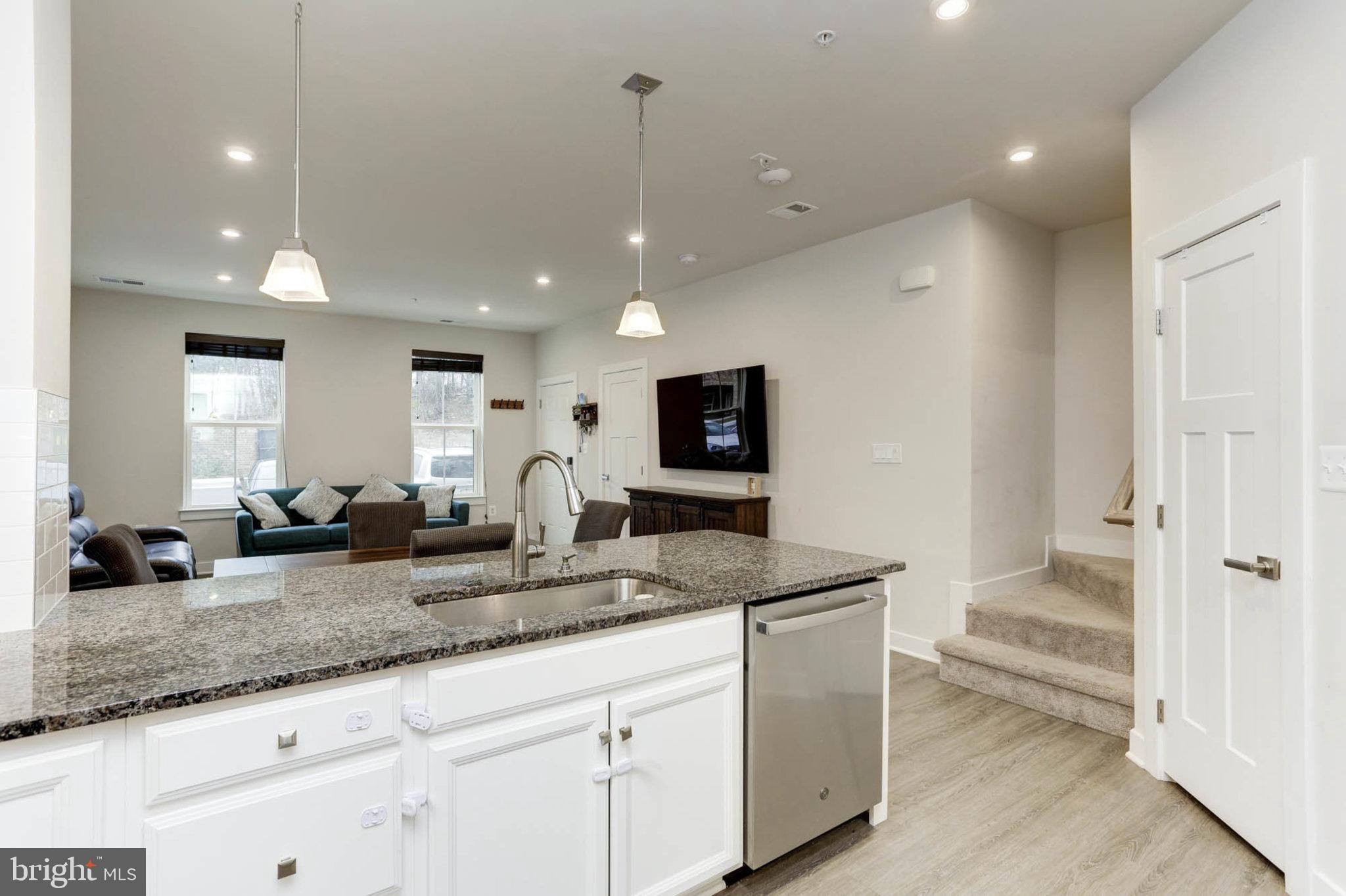 Real estate listing preview #10