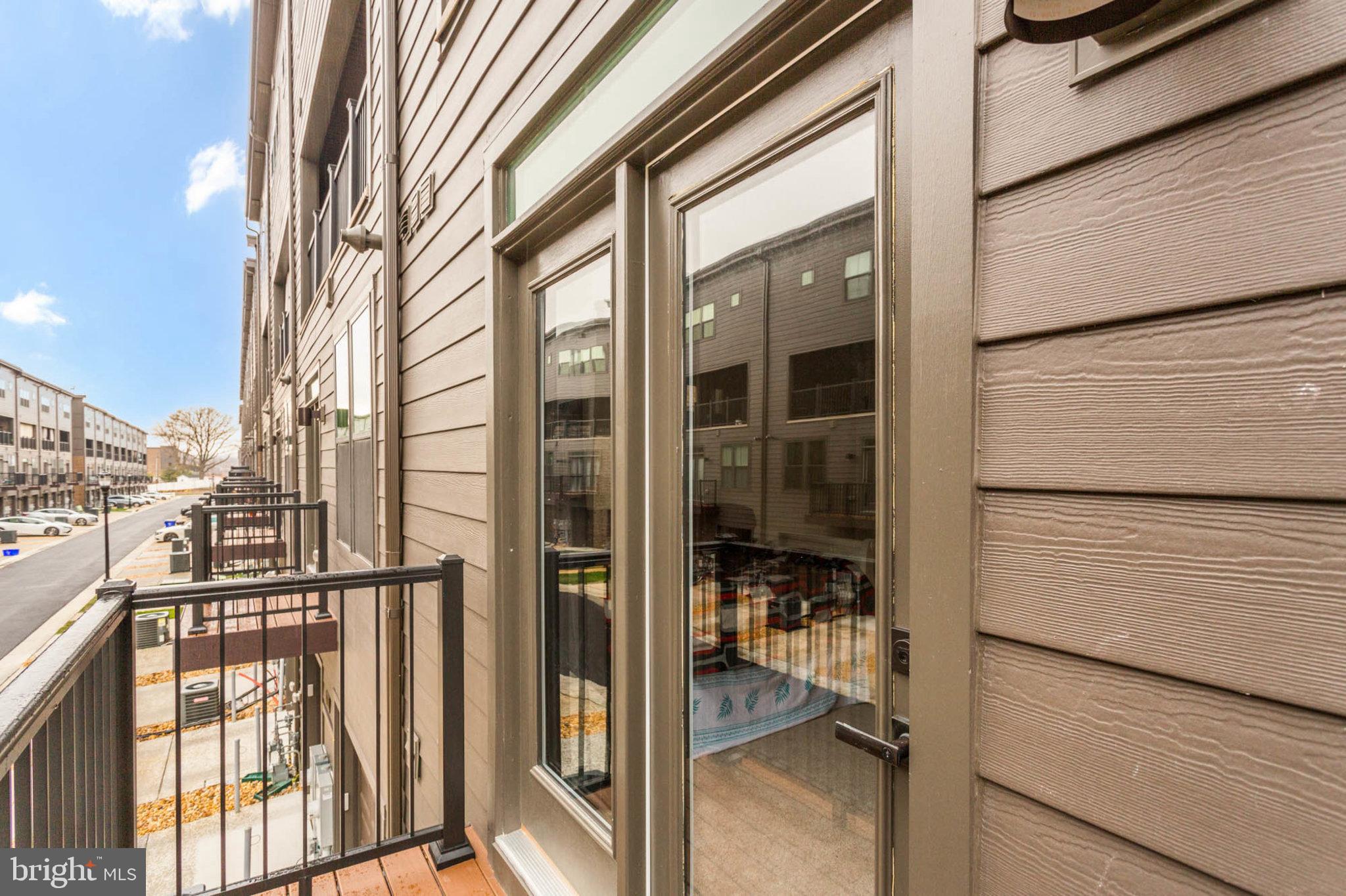 Real estate listing preview #18