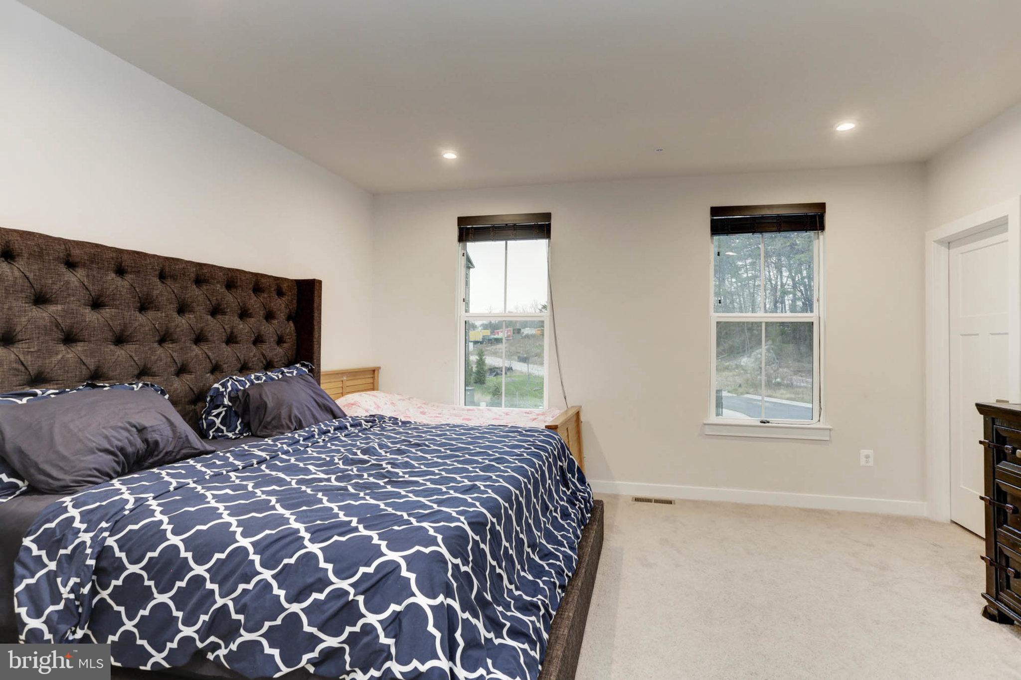 Real estate listing preview #12