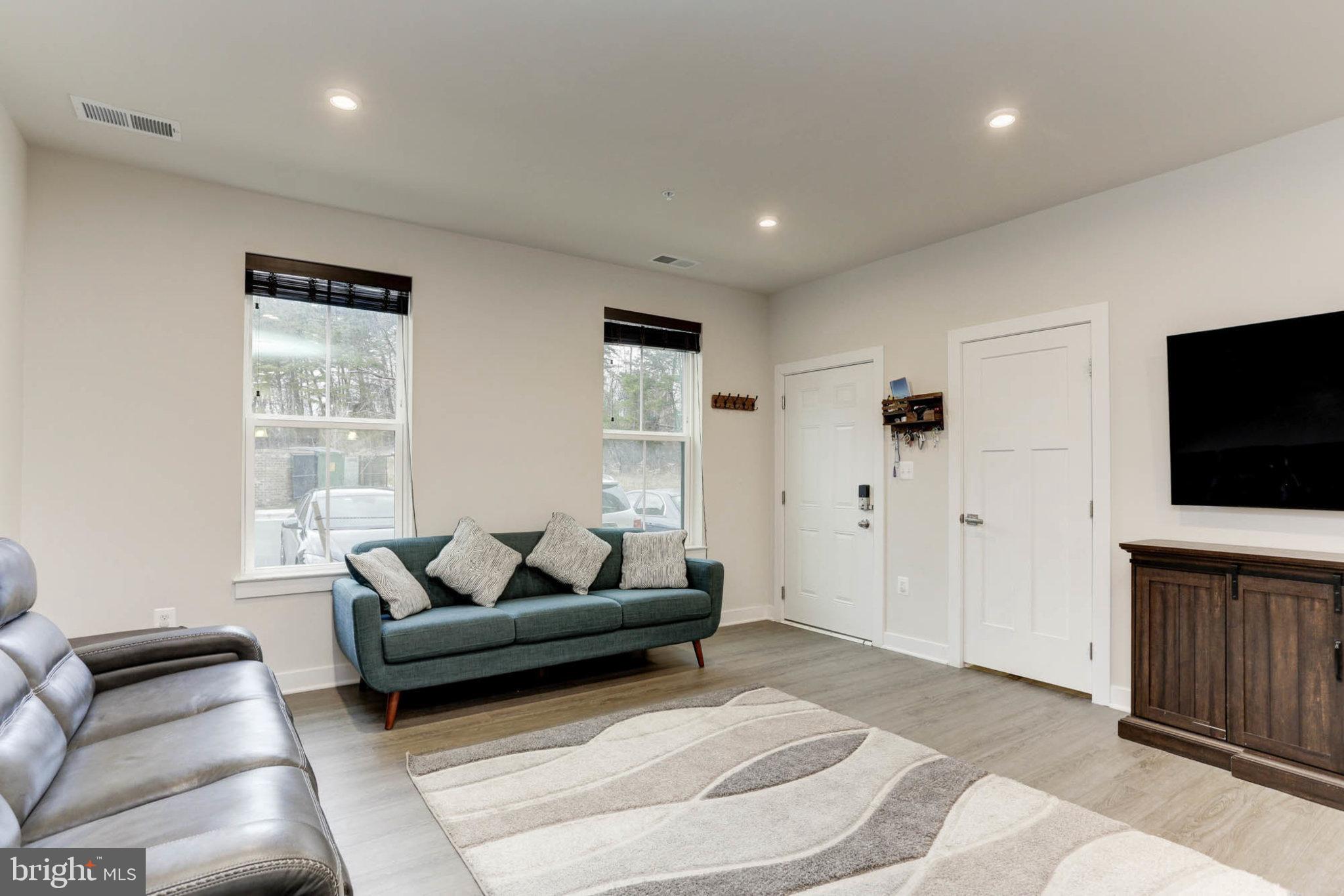 Real estate listing preview #5