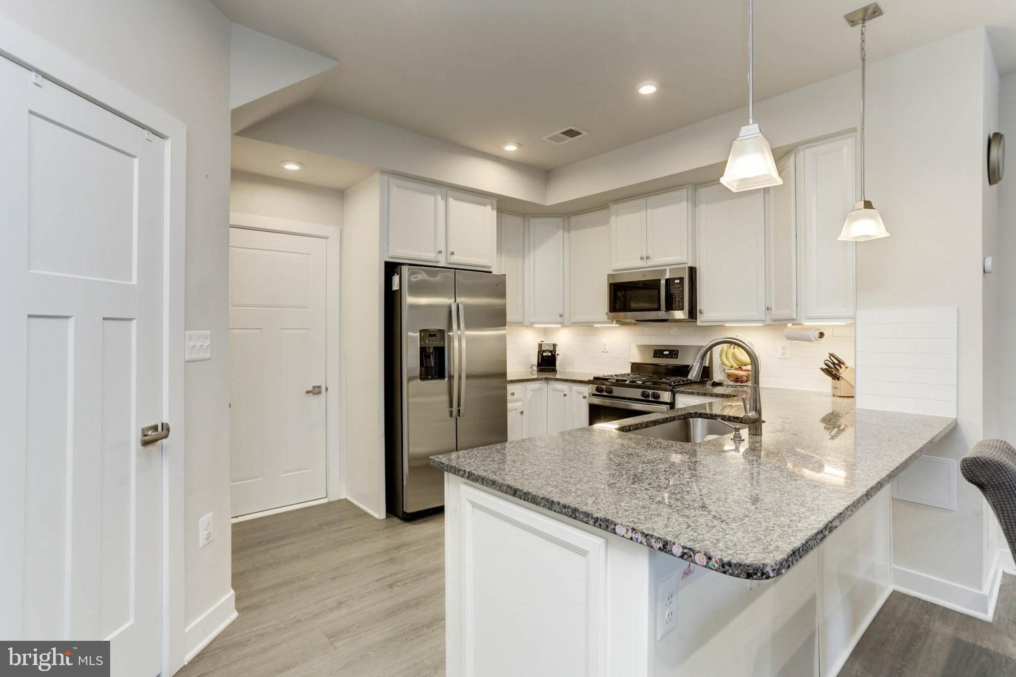 Real estate listing preview #8