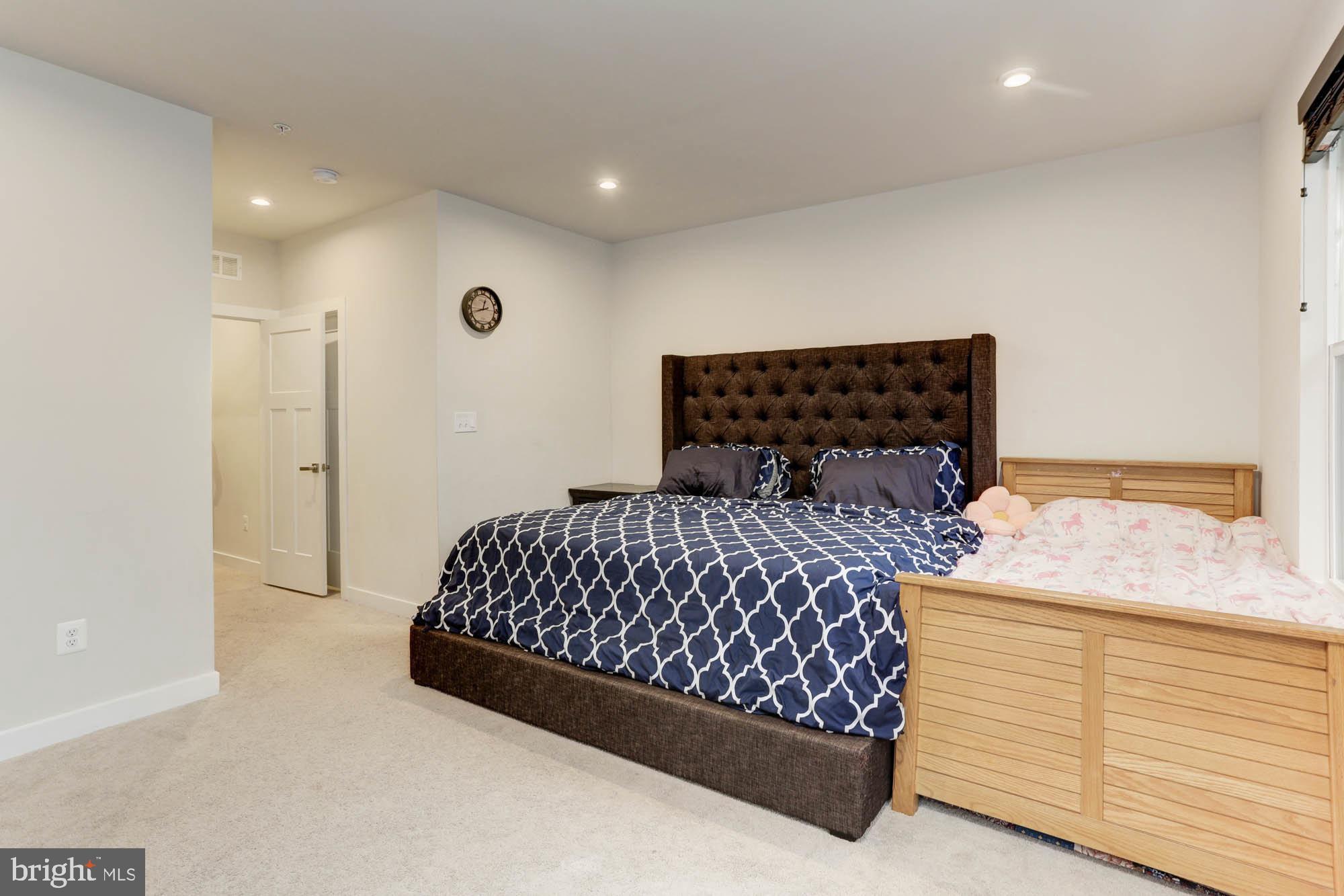 Real estate listing preview #14