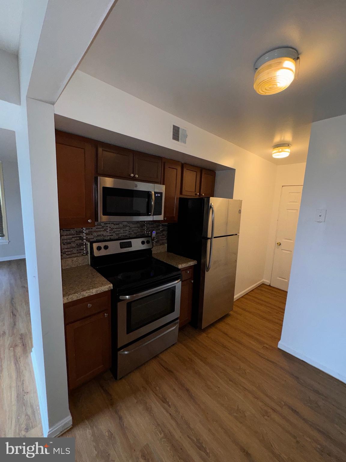 Real estate listing preview #17