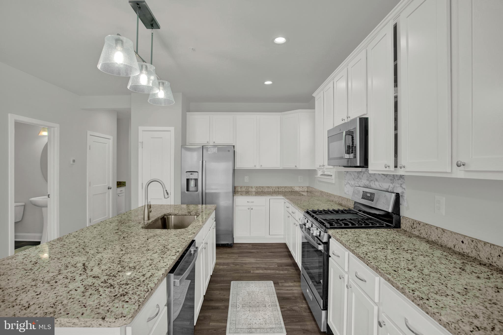 Real estate listing preview #6