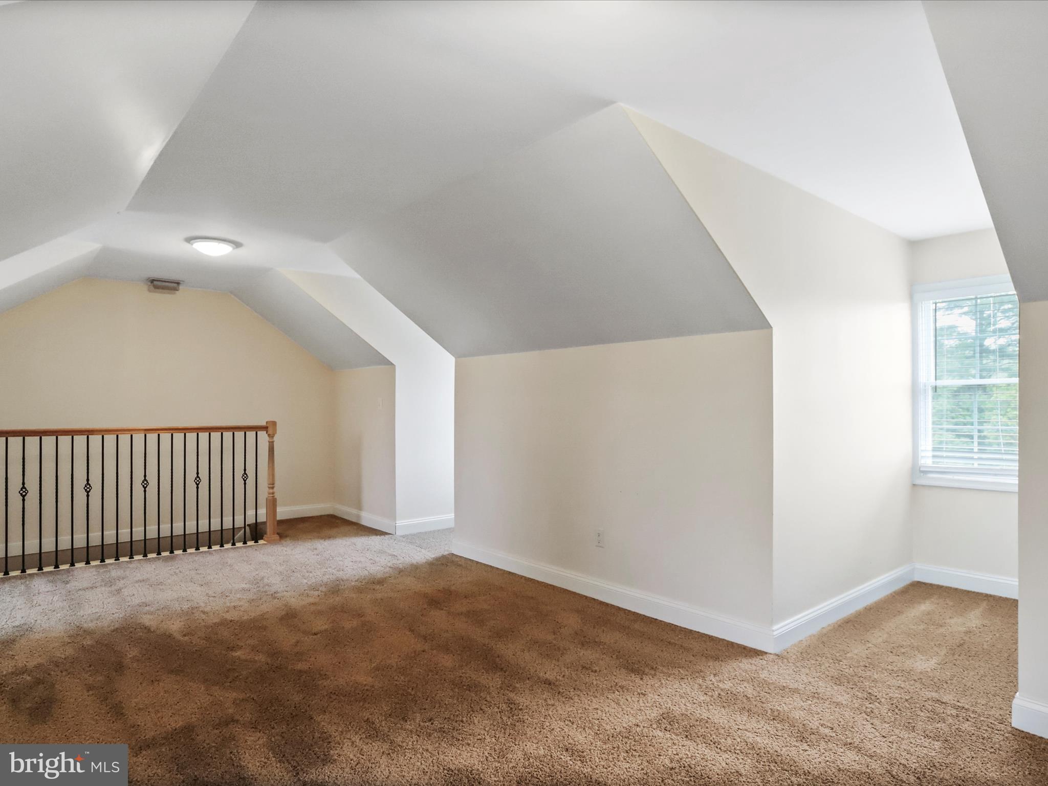 Real estate listing preview #24