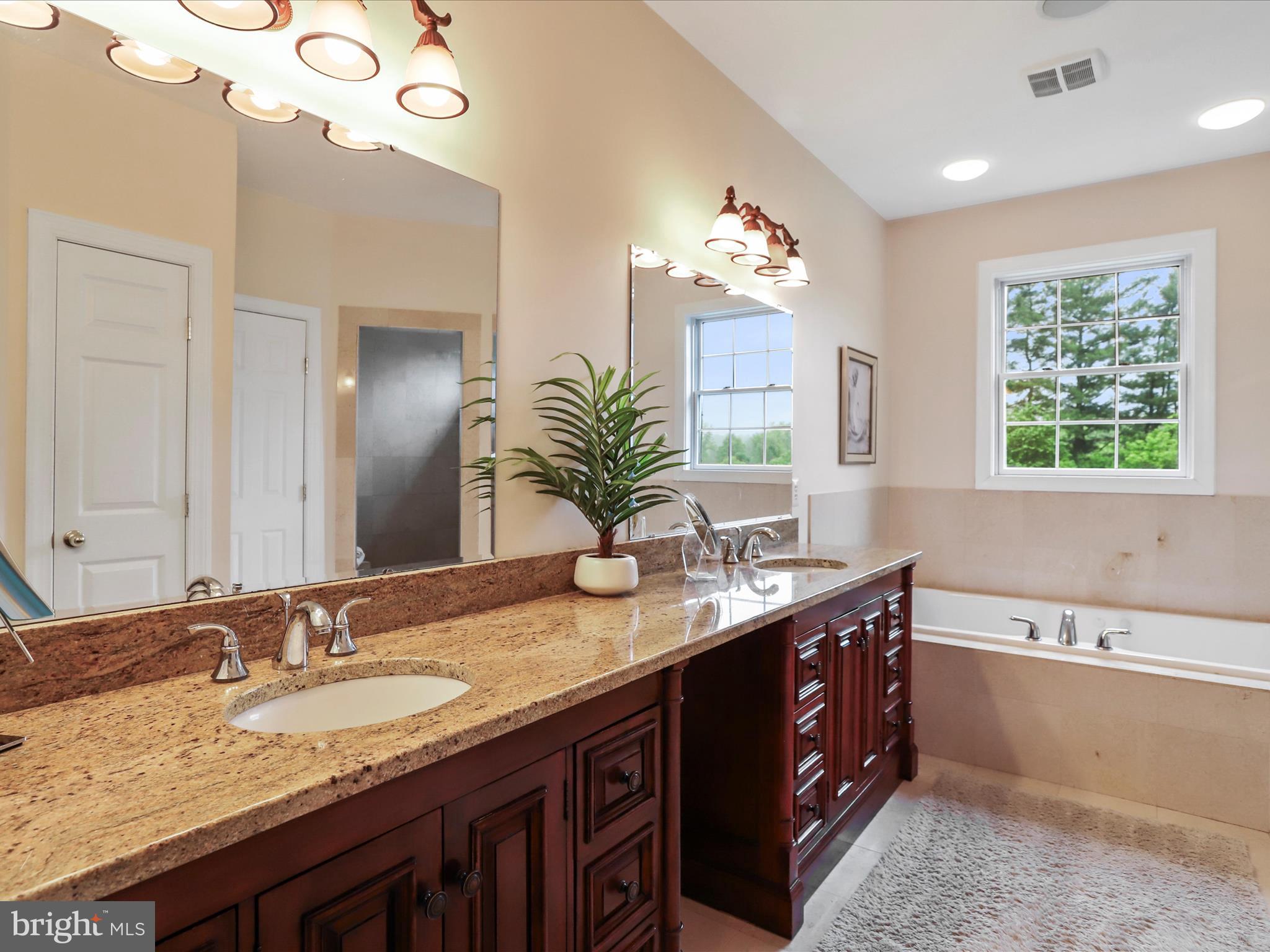 Real estate listing preview #34