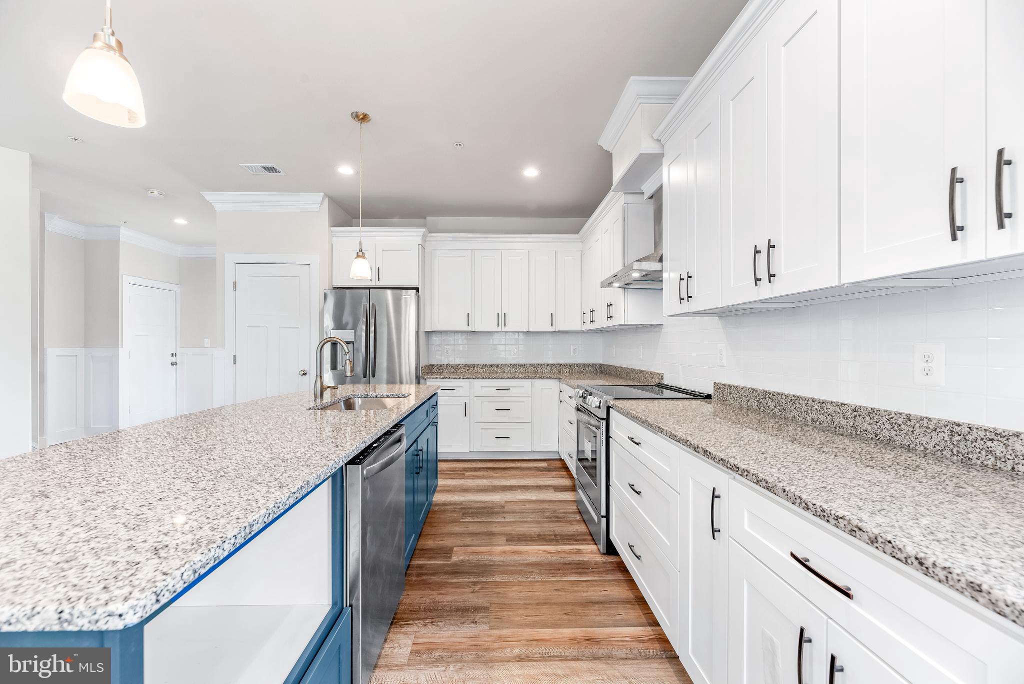 Real estate listing preview #14