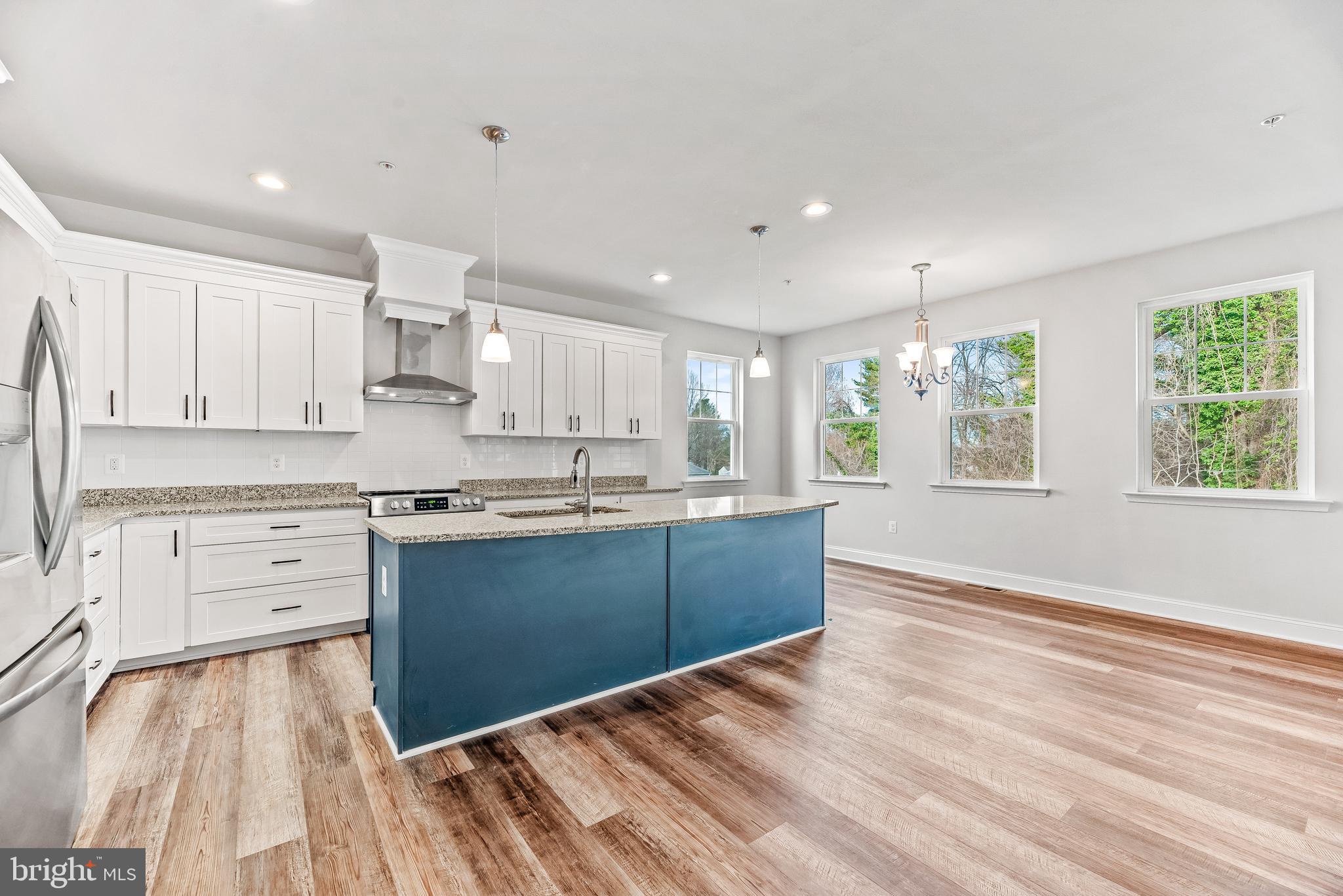 Real estate listing preview #8