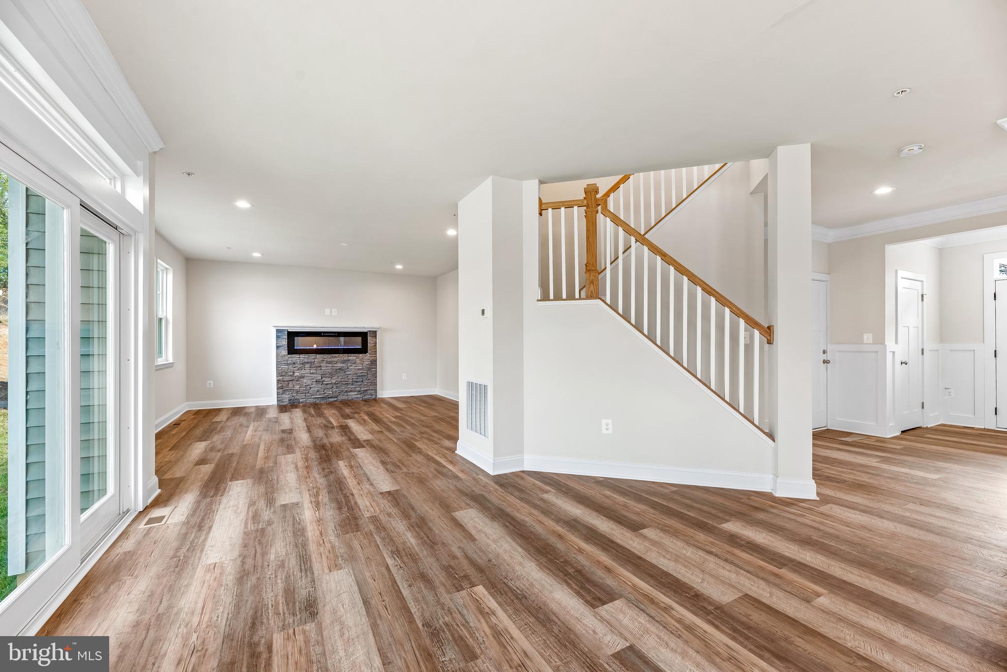 Real estate listing preview #16