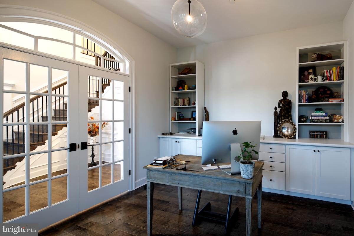 Real estate listing preview #8