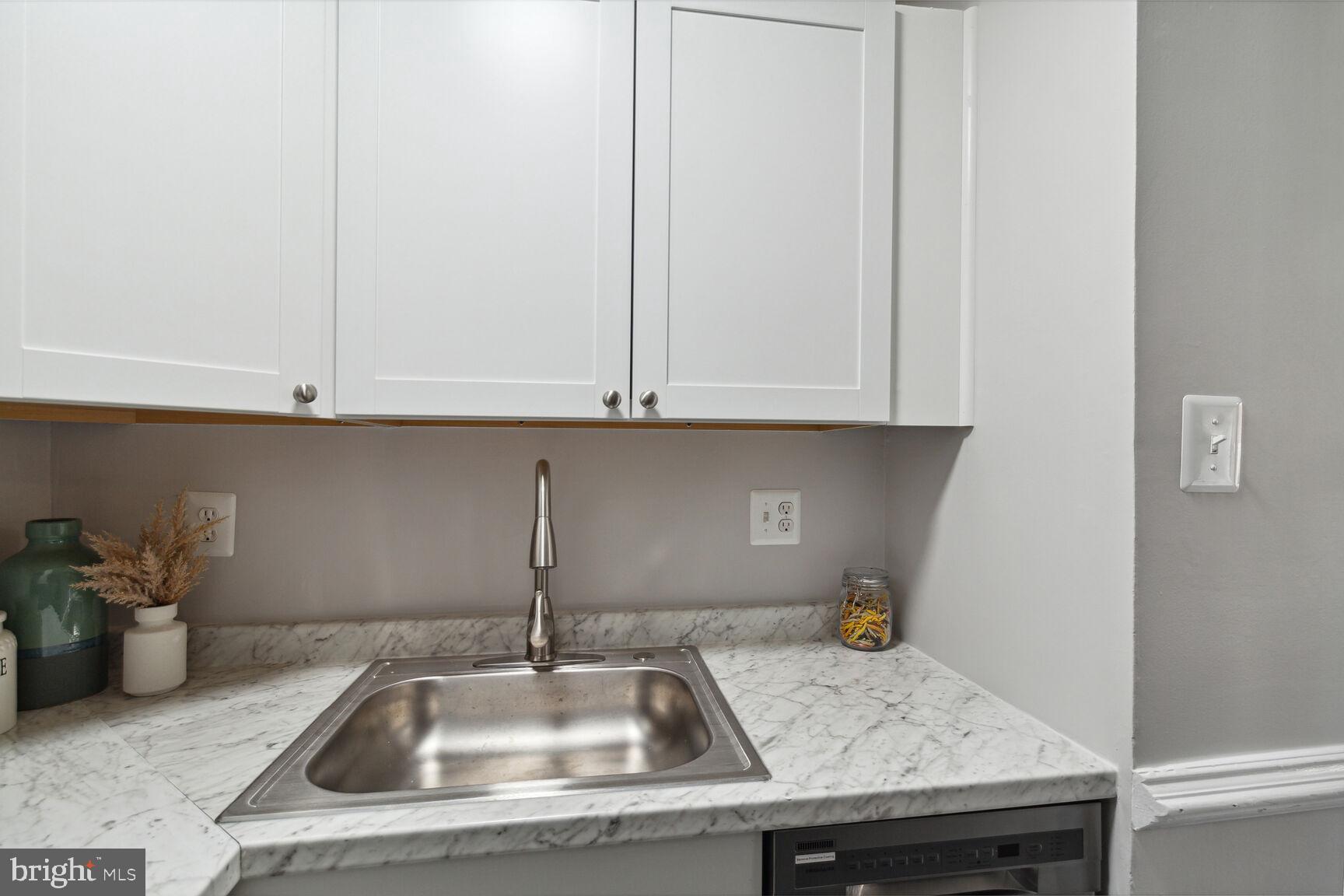 Real estate listing preview #8