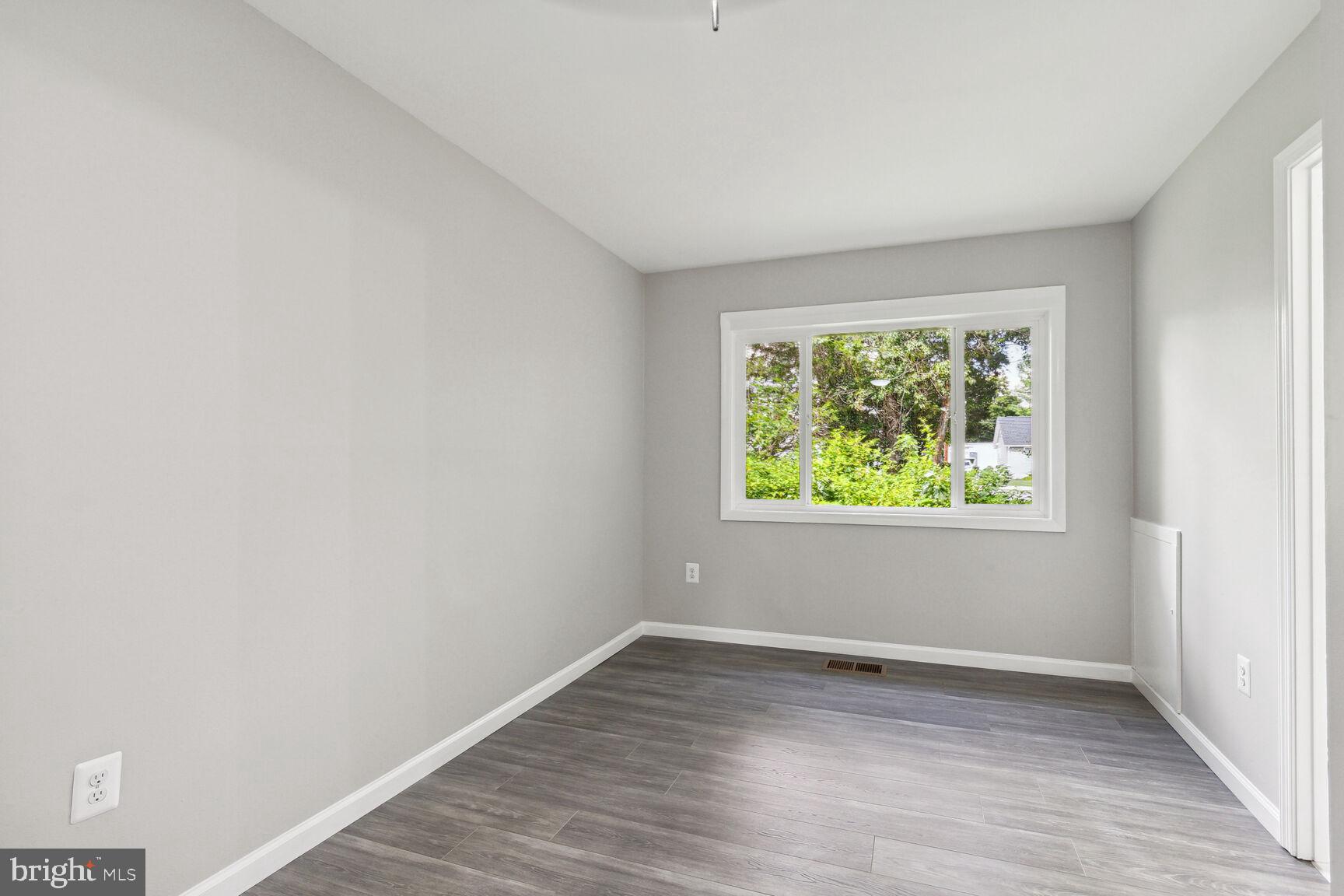 Real estate listing preview #9