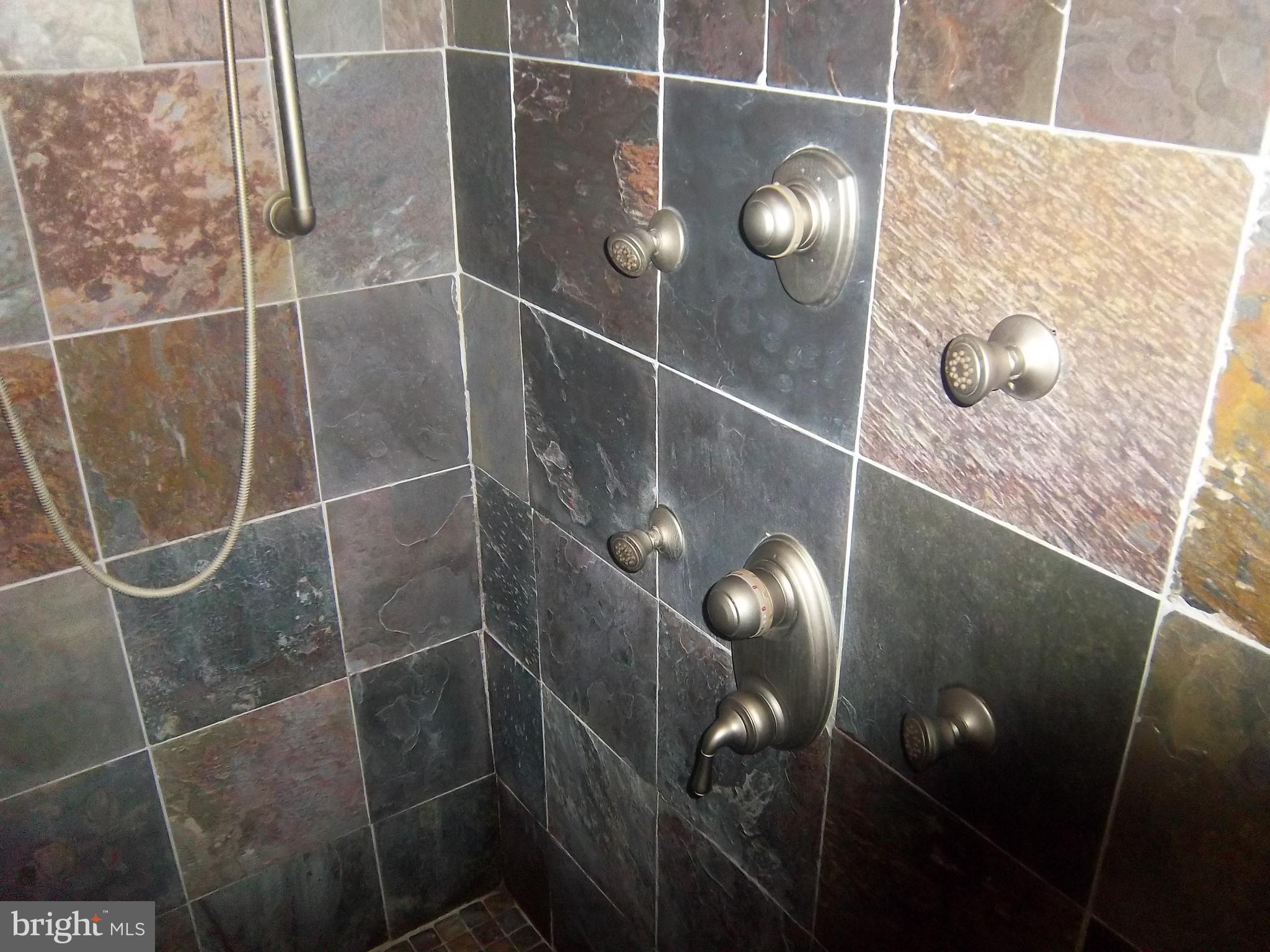 Real estate listing preview #22