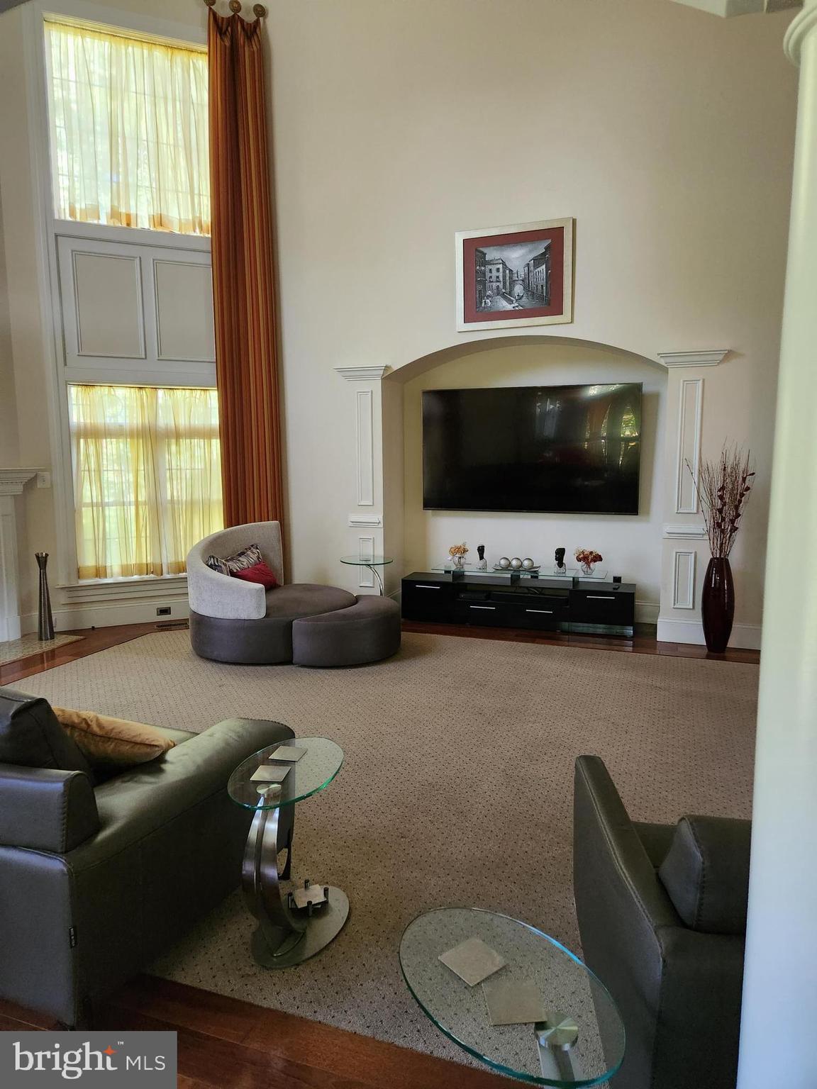 Real estate listing preview #8