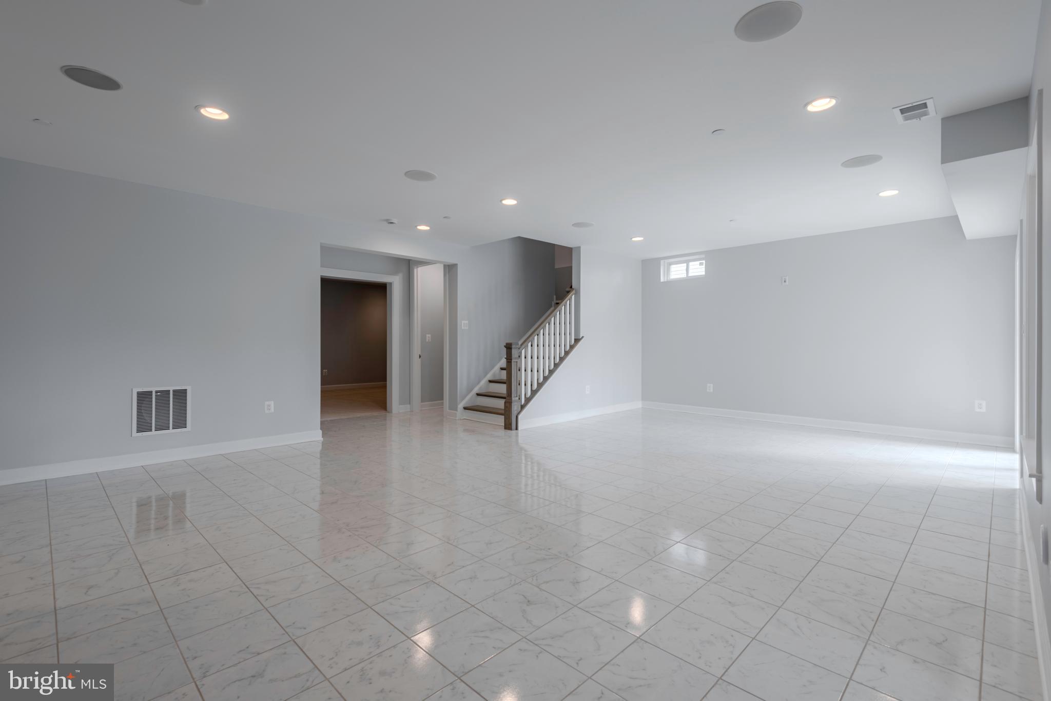 Real estate listing preview #64