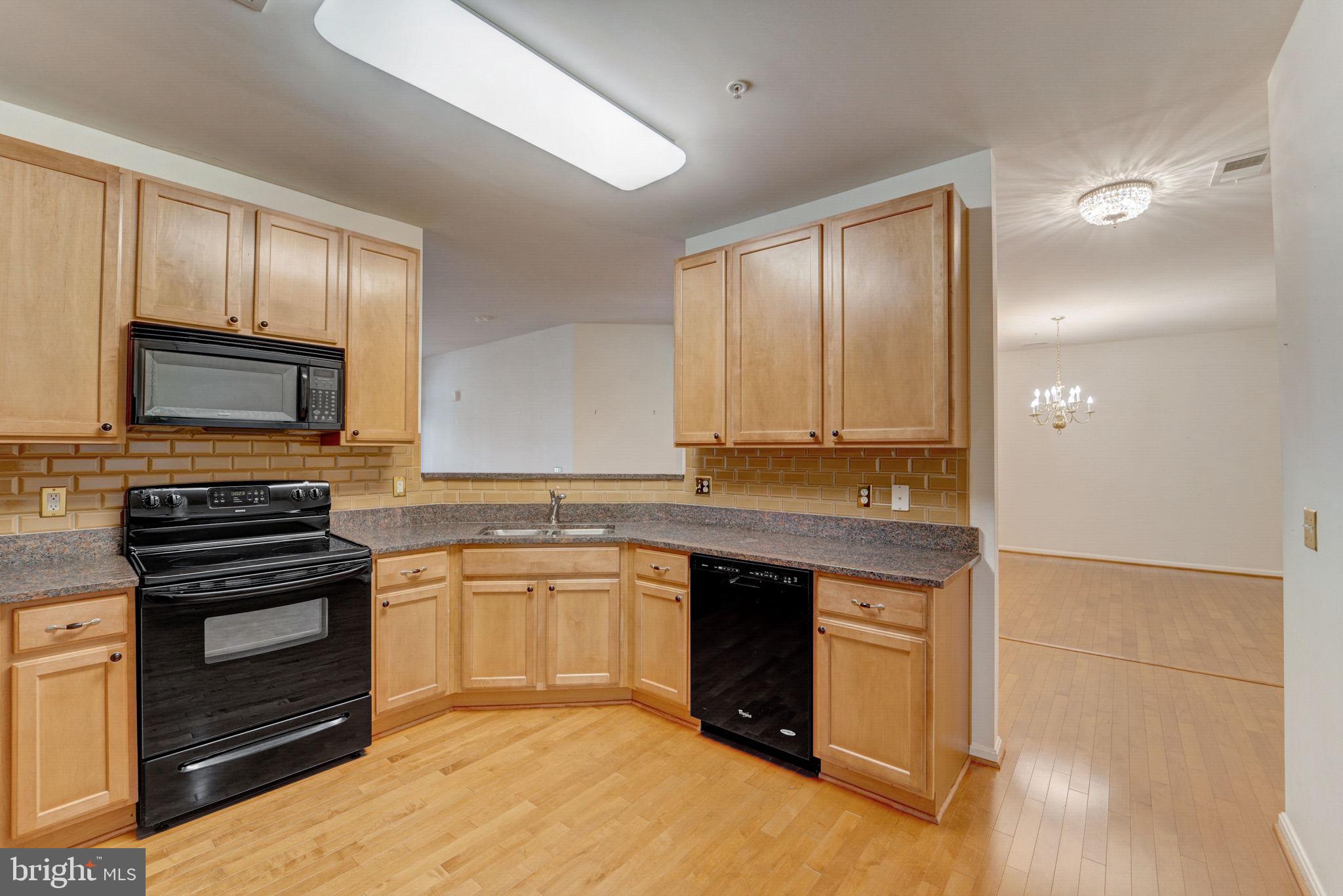 Real estate listing preview #10