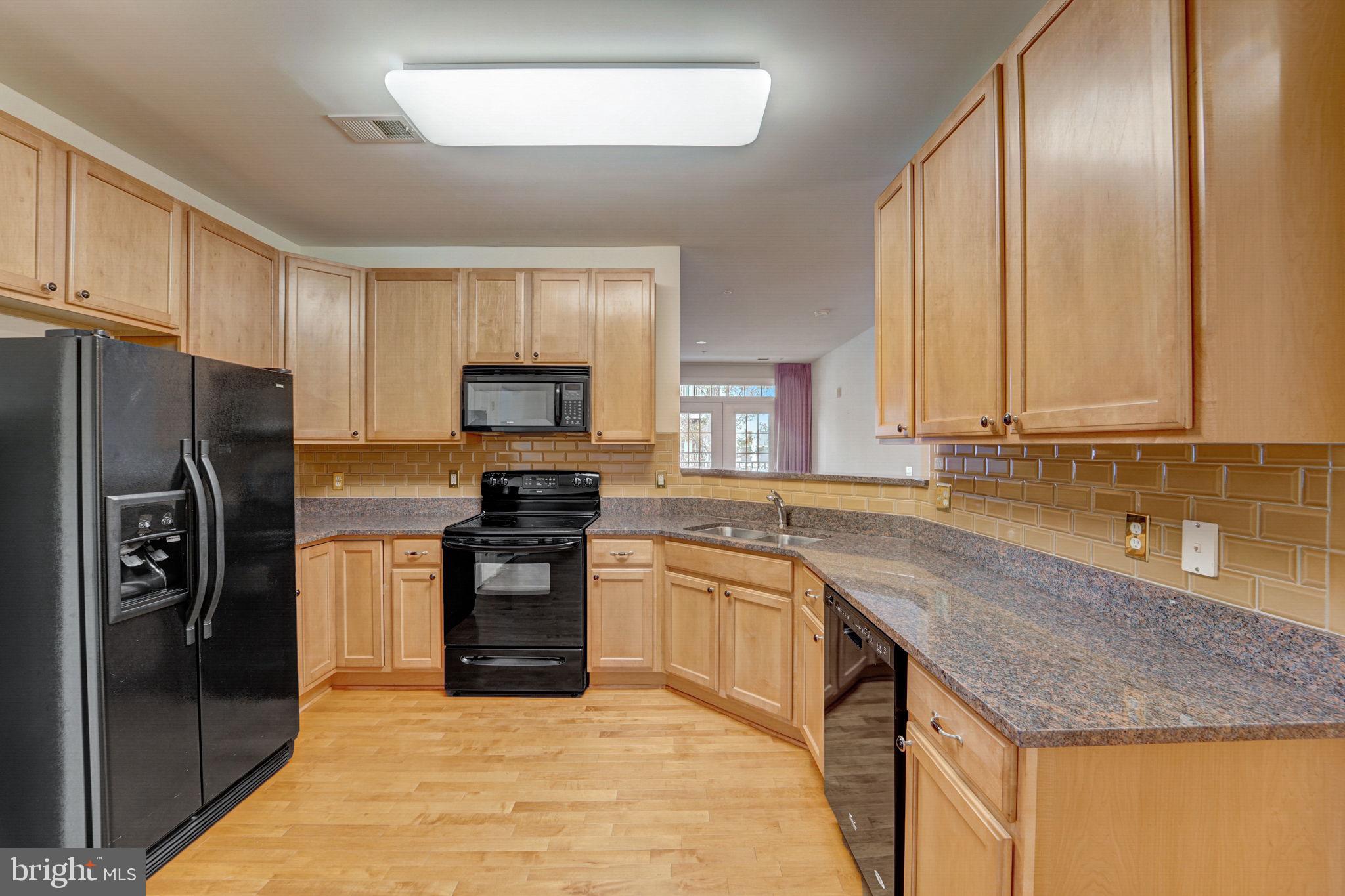 Real estate listing preview #8