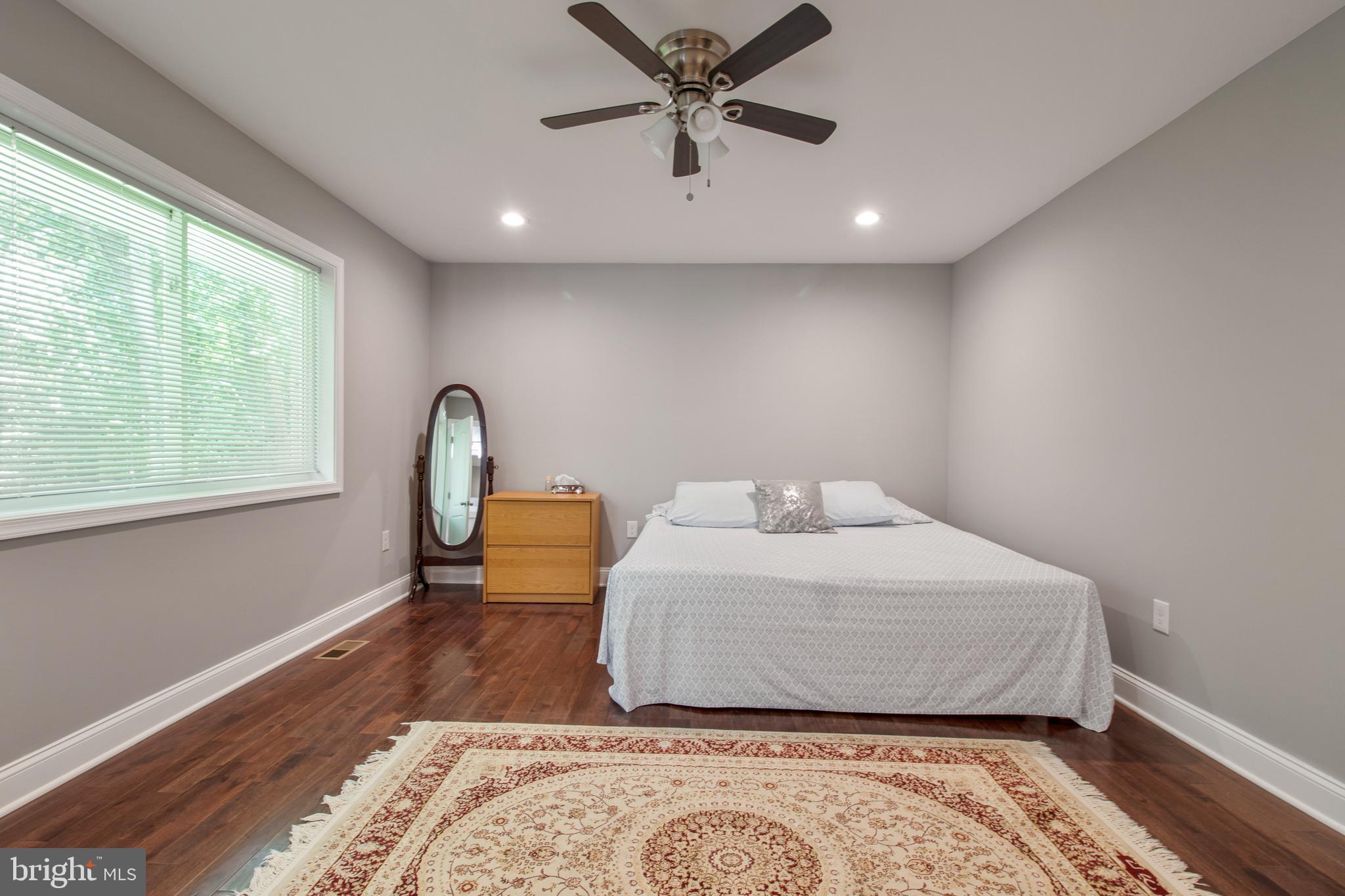 Real estate listing preview #18