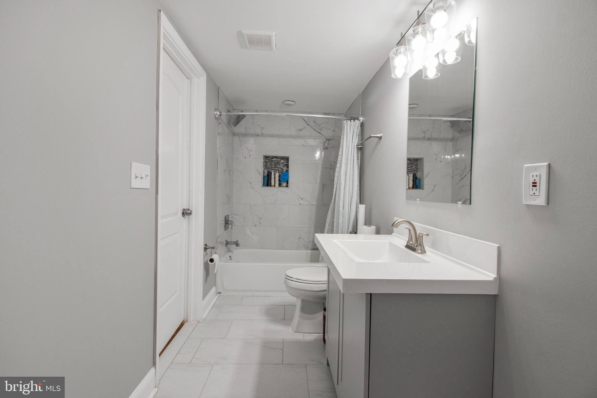 Real estate listing preview #24