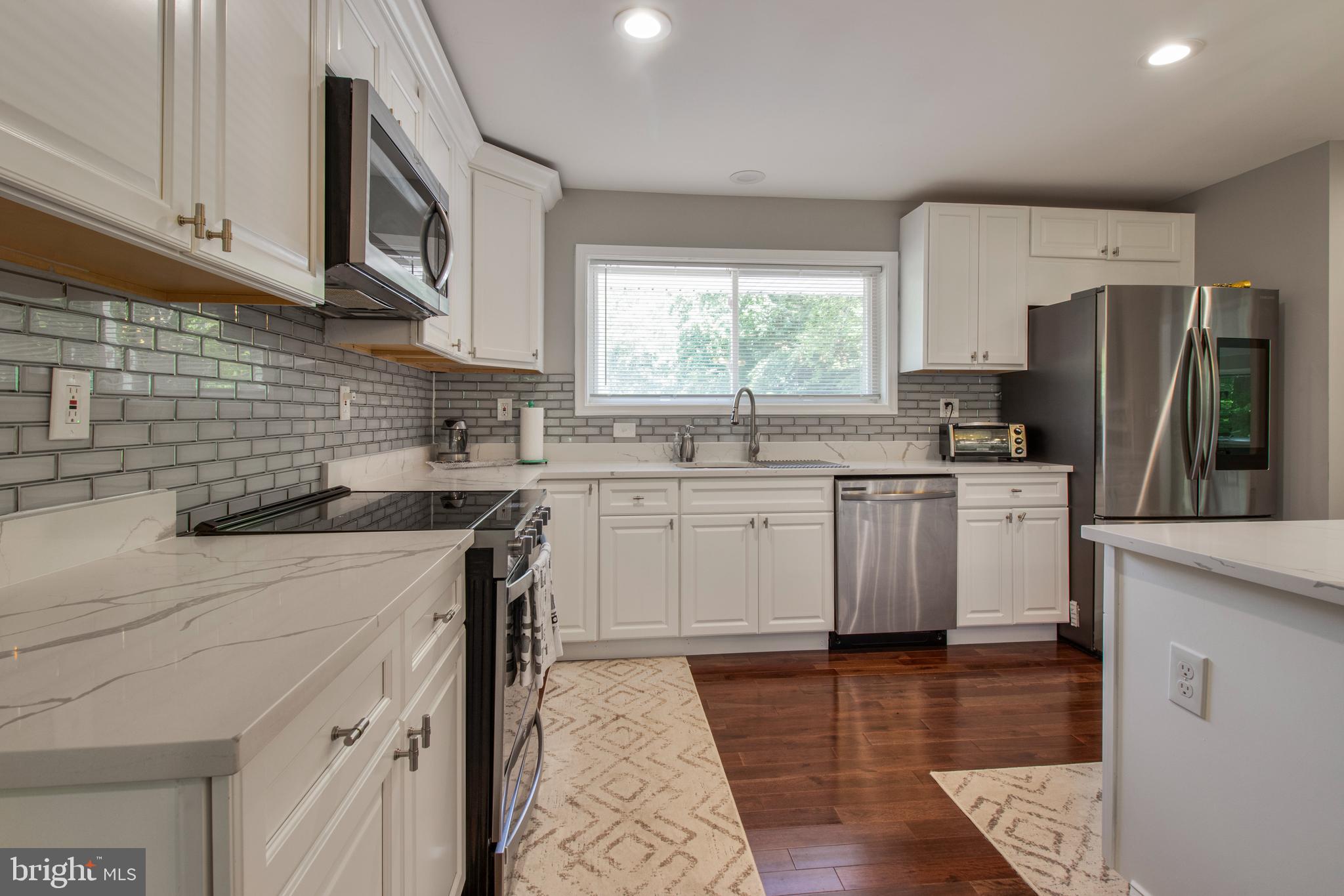 Real estate listing preview #10