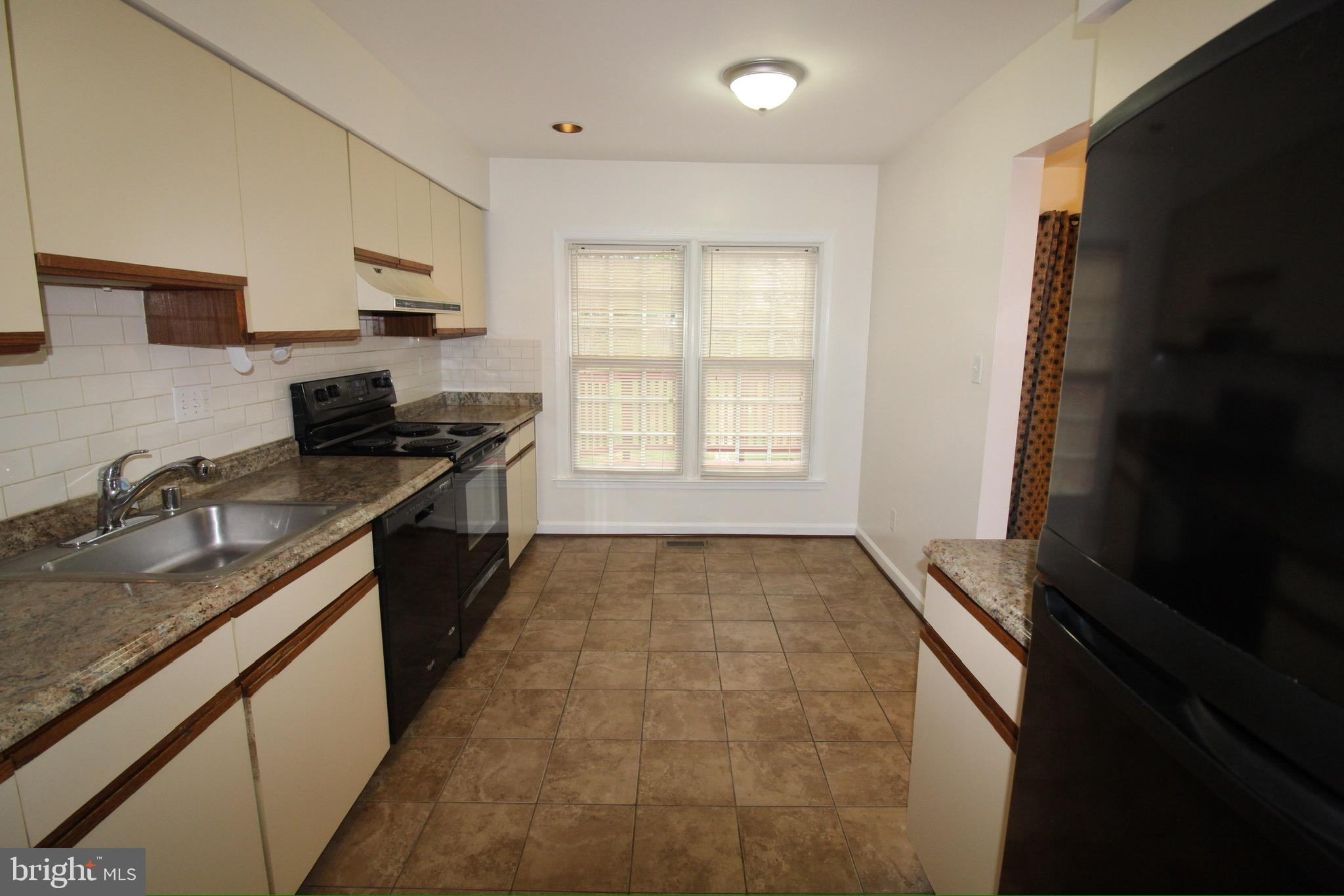 Real estate listing preview #11