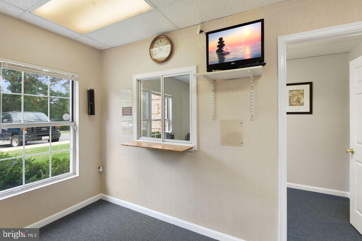 Real estate listing preview #9