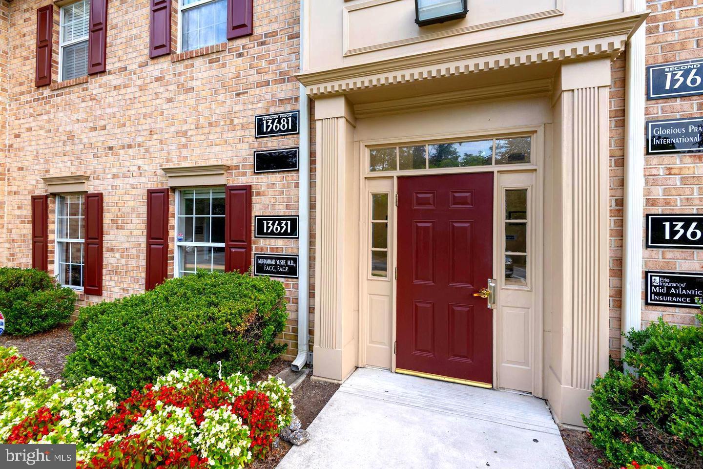 Real estate listing preview #3