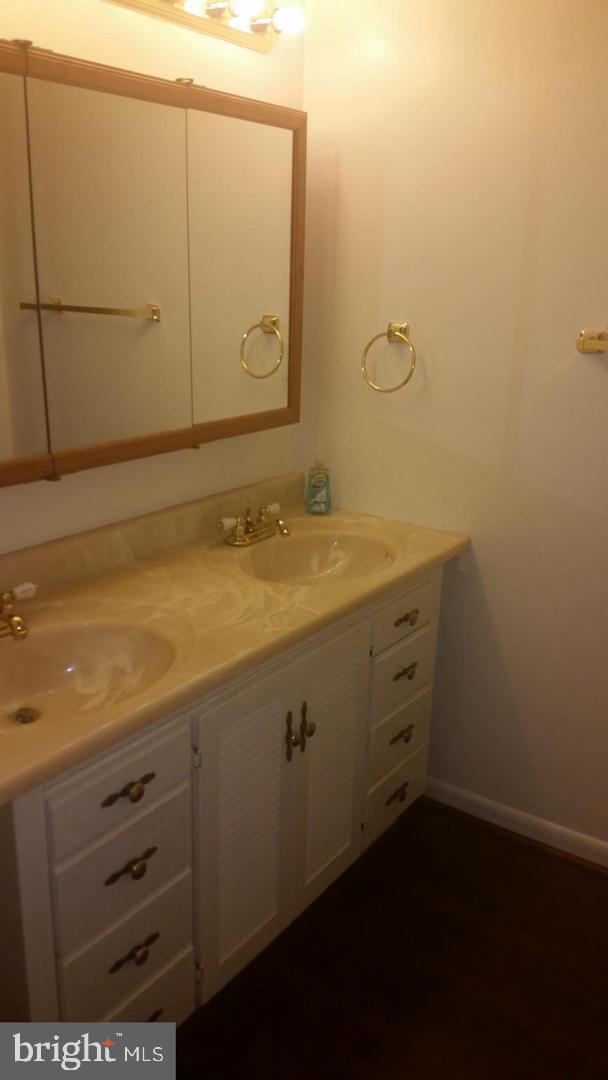 Real estate listing preview #6