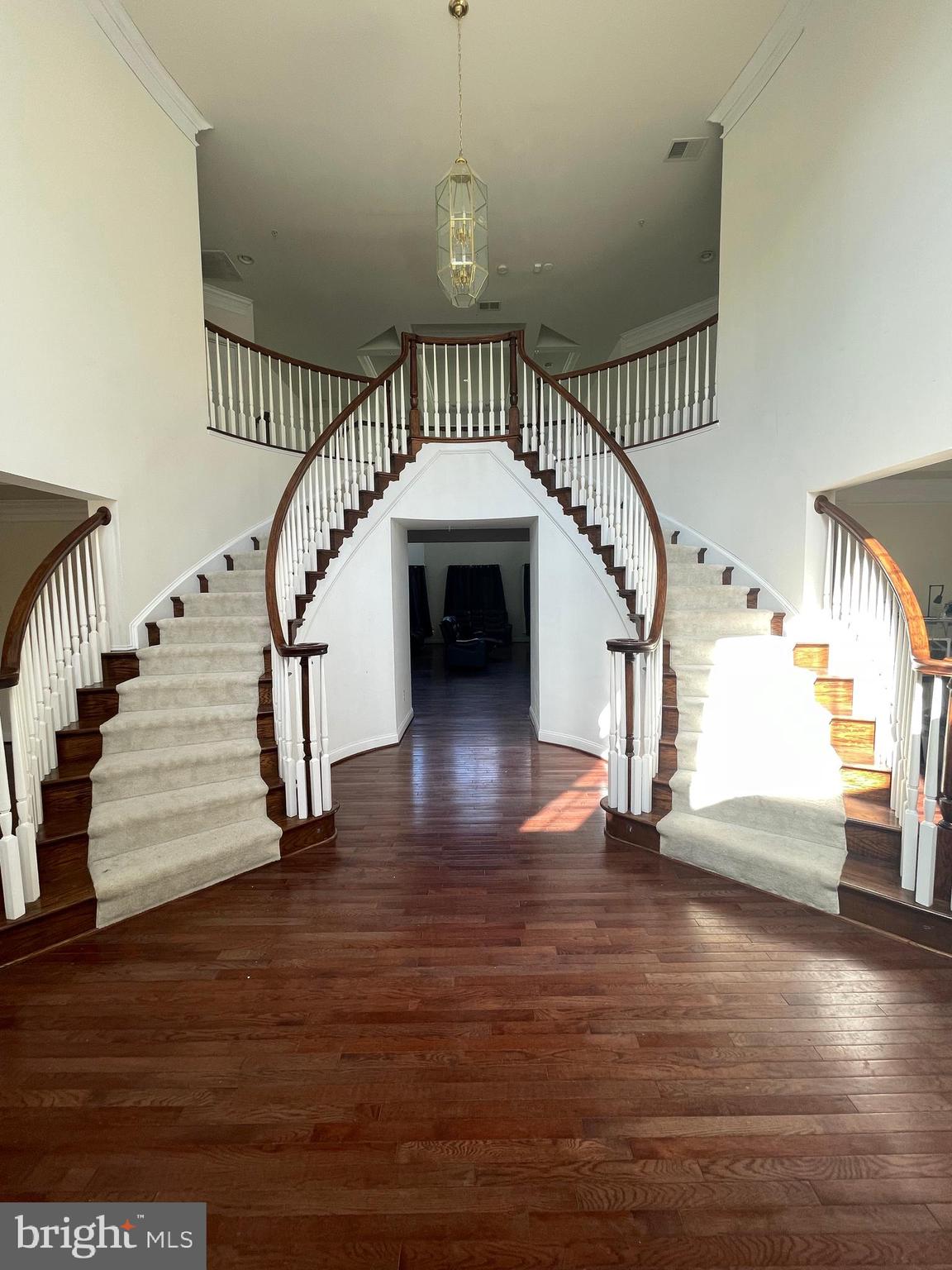 Real estate listing preview #4