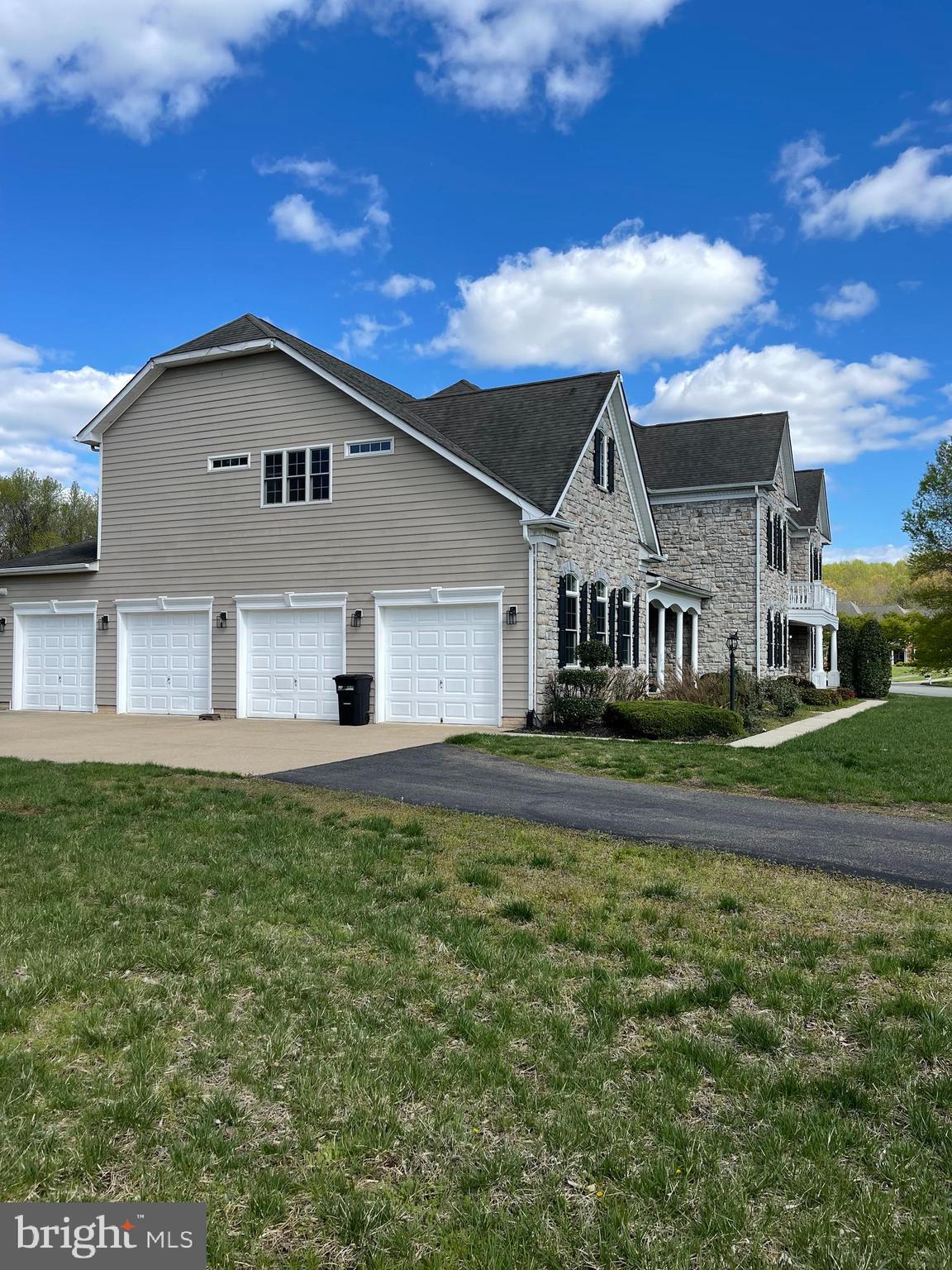 Real estate listing preview #2