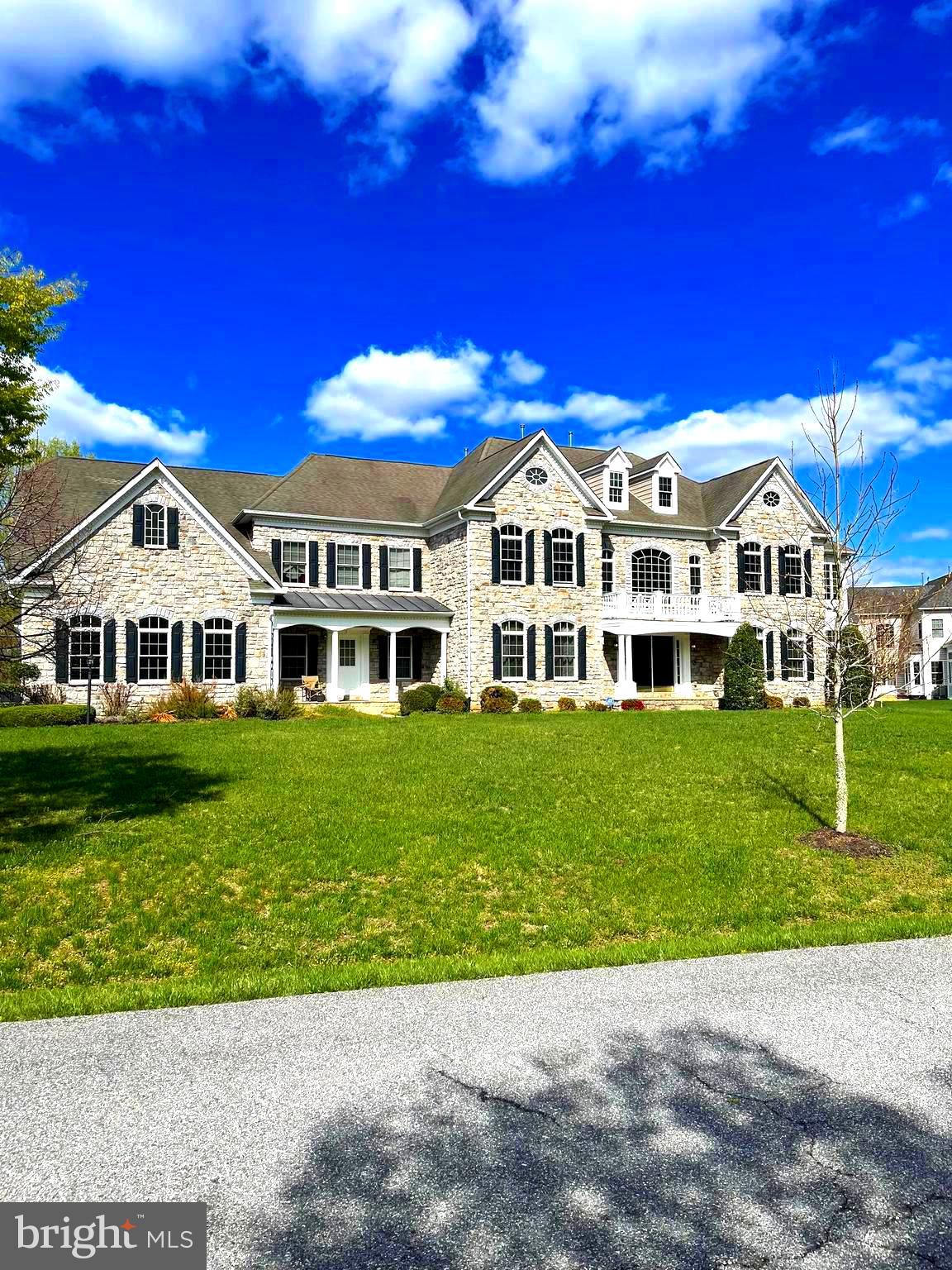 Real estate listing preview #1