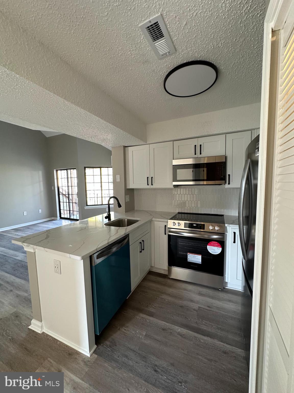 Real estate listing preview #10