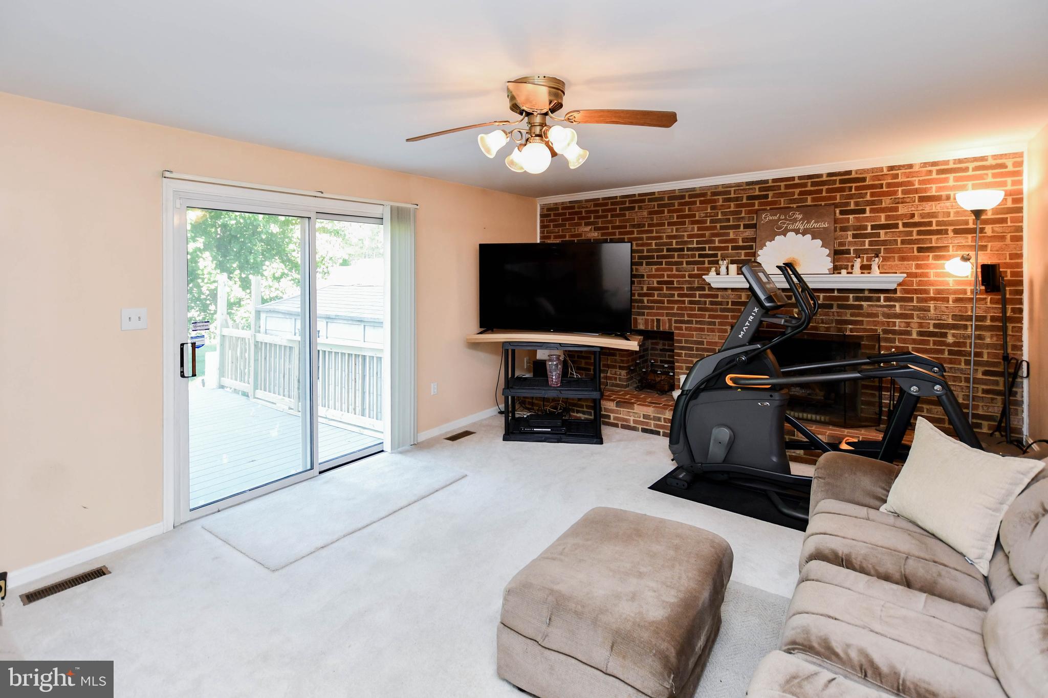 Real estate listing preview #10