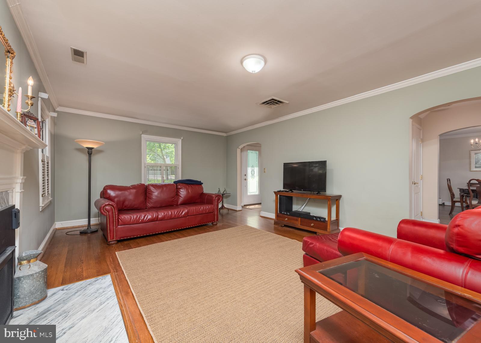 Real estate listing preview #9