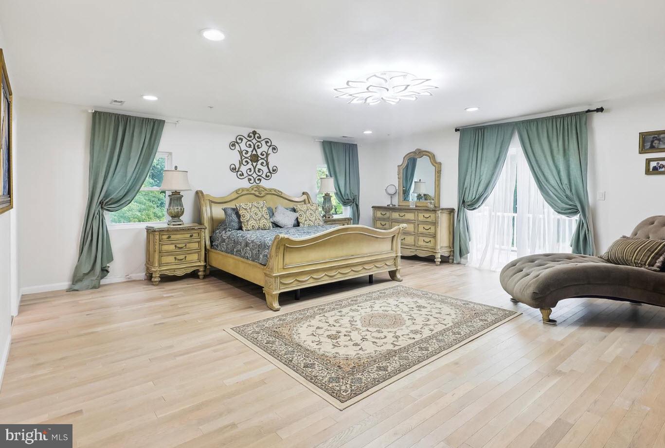 Real estate listing preview #10