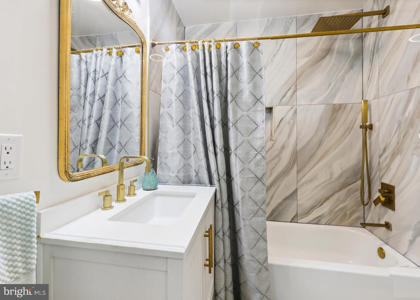 Real estate listing preview #14