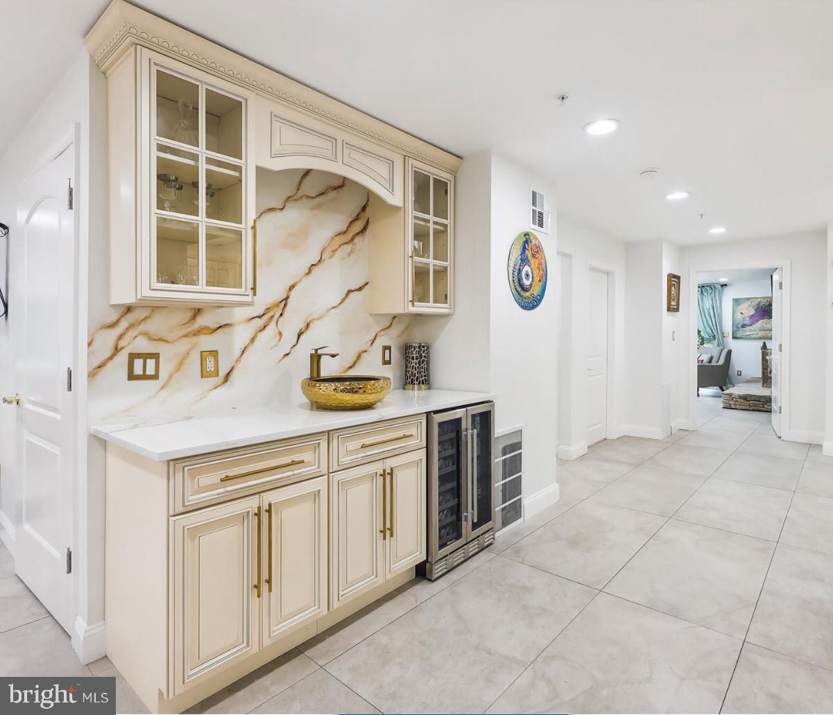 Real estate listing preview #6