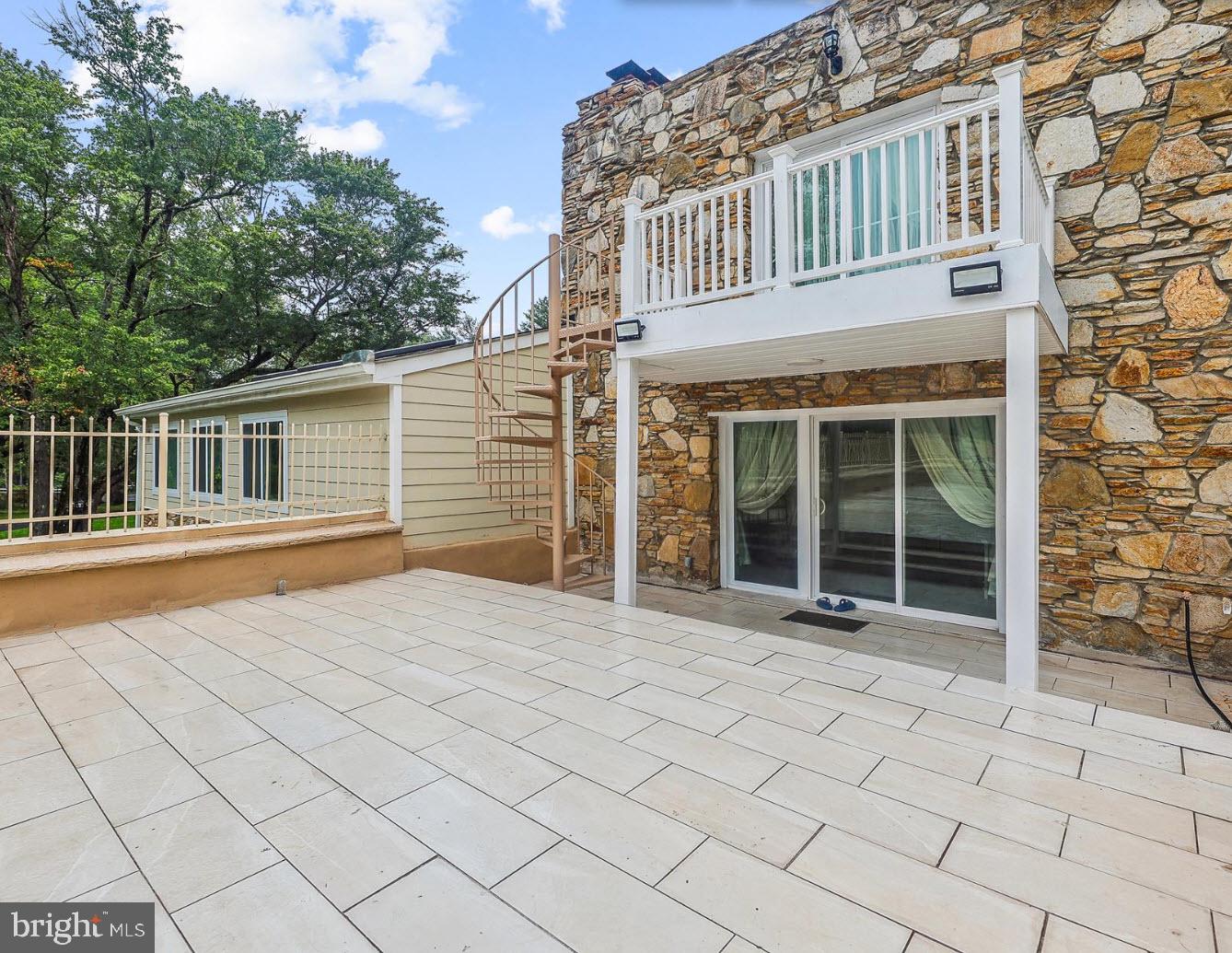 Real estate listing preview #13