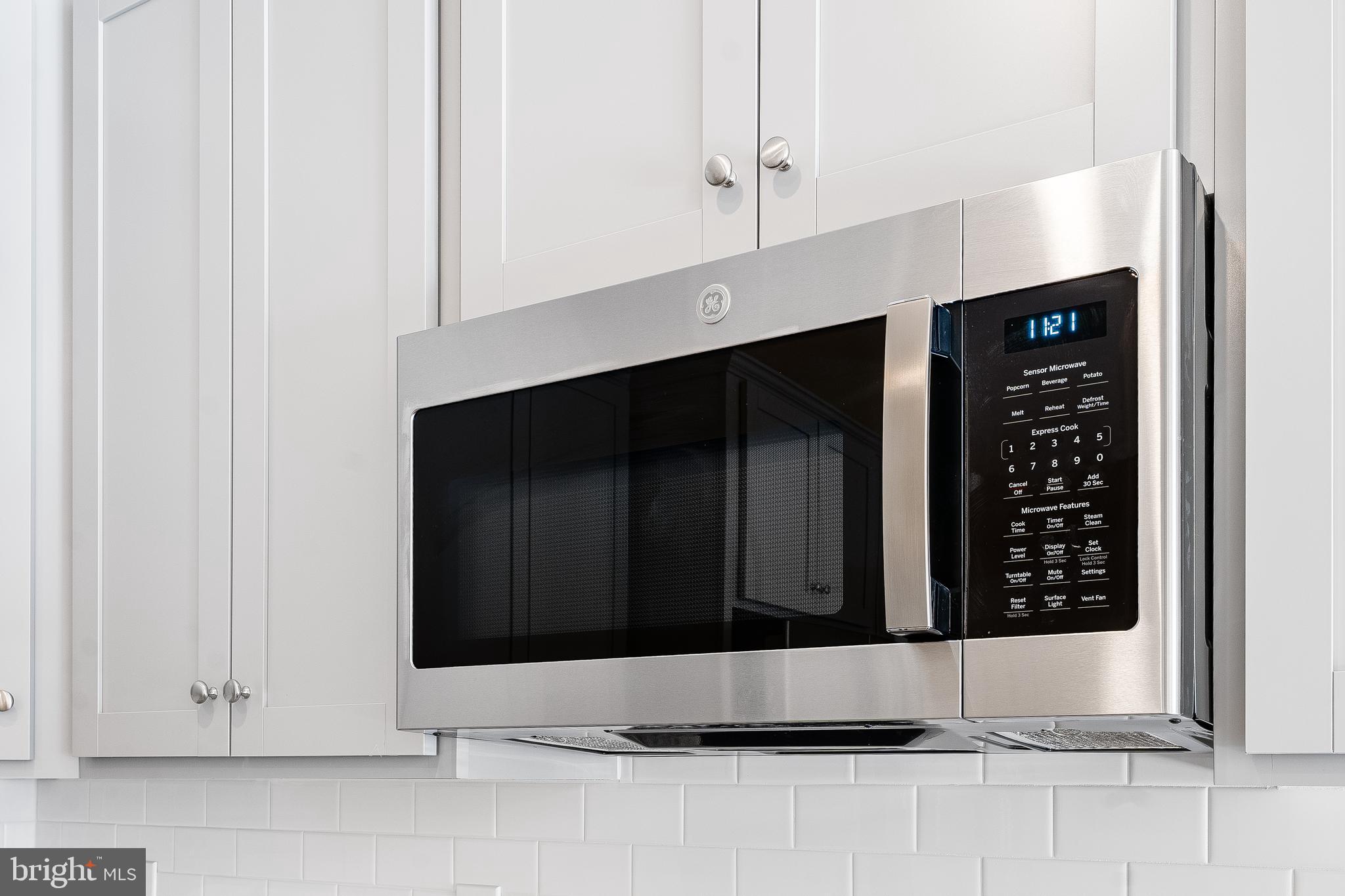 Real estate listing preview #10